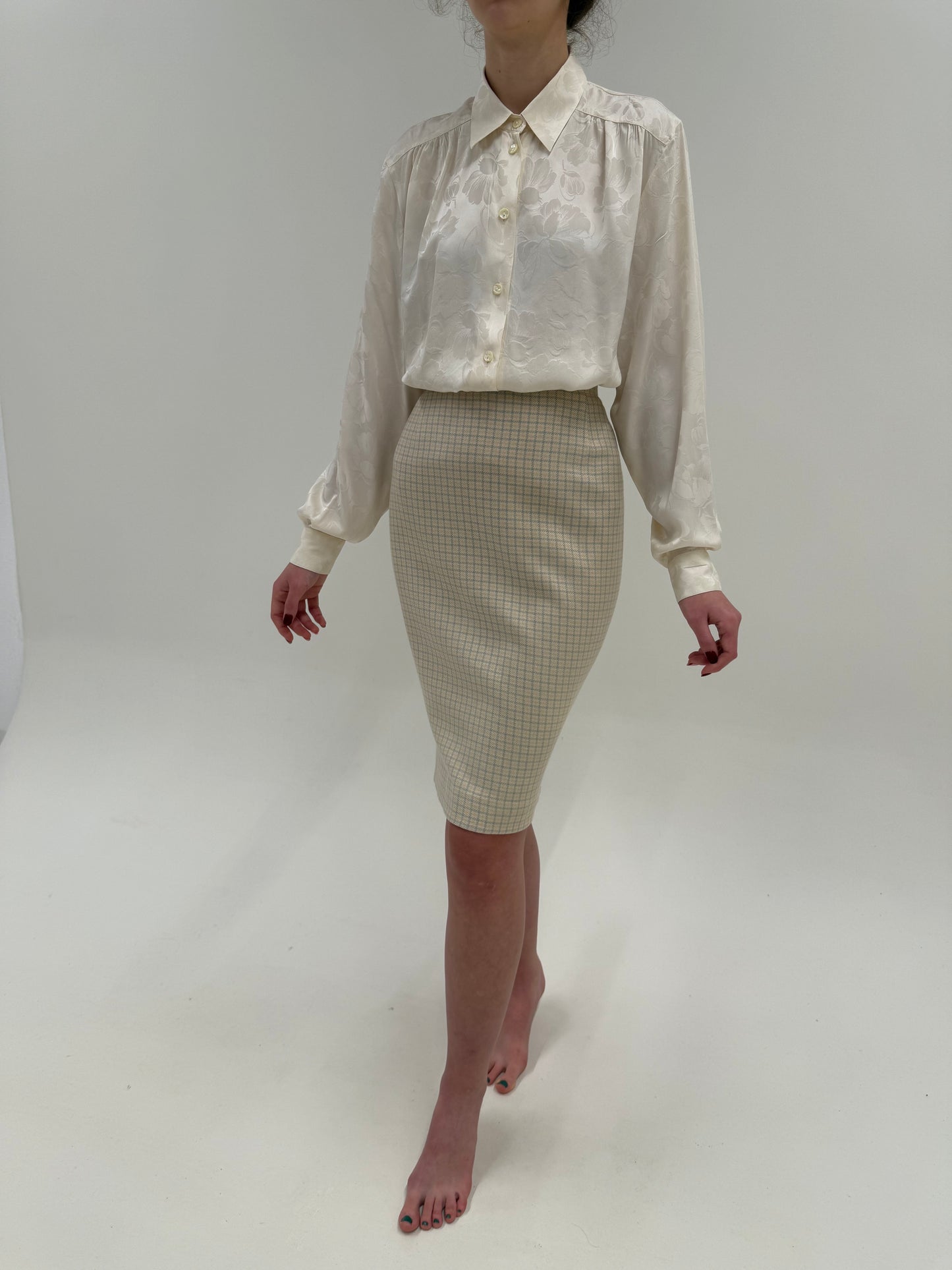 Fustă Escada din cașmir și mătase naturală în culori pudrate conică