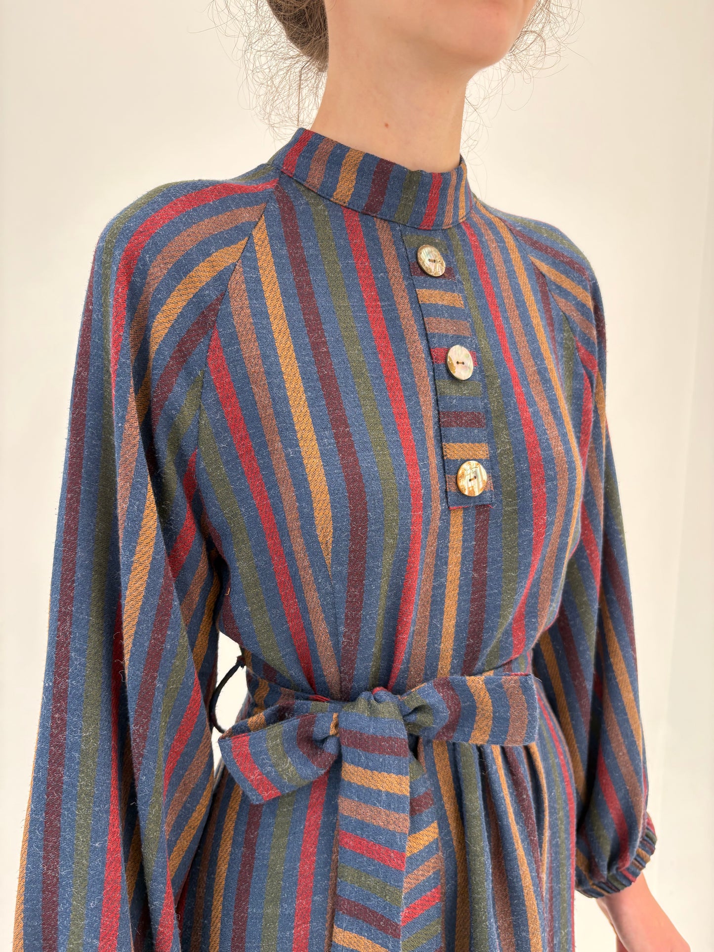 Rochie maxi old vintage sfârșit de ani 70 din lana extrafina cu talie reglabilă