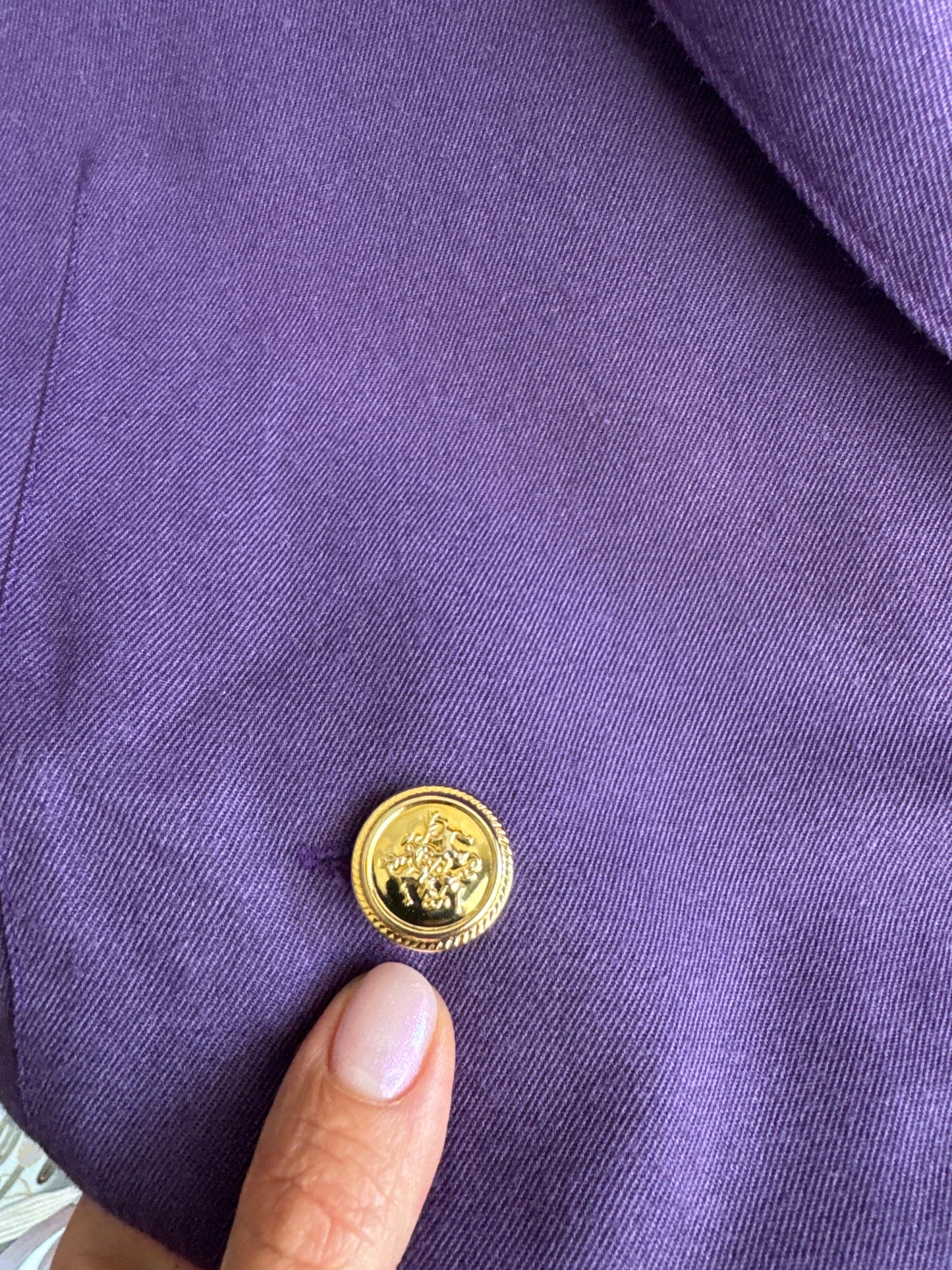 Sacou vintage ultra cambrat din twill de vâscoza  cu nasturi aurii metalici