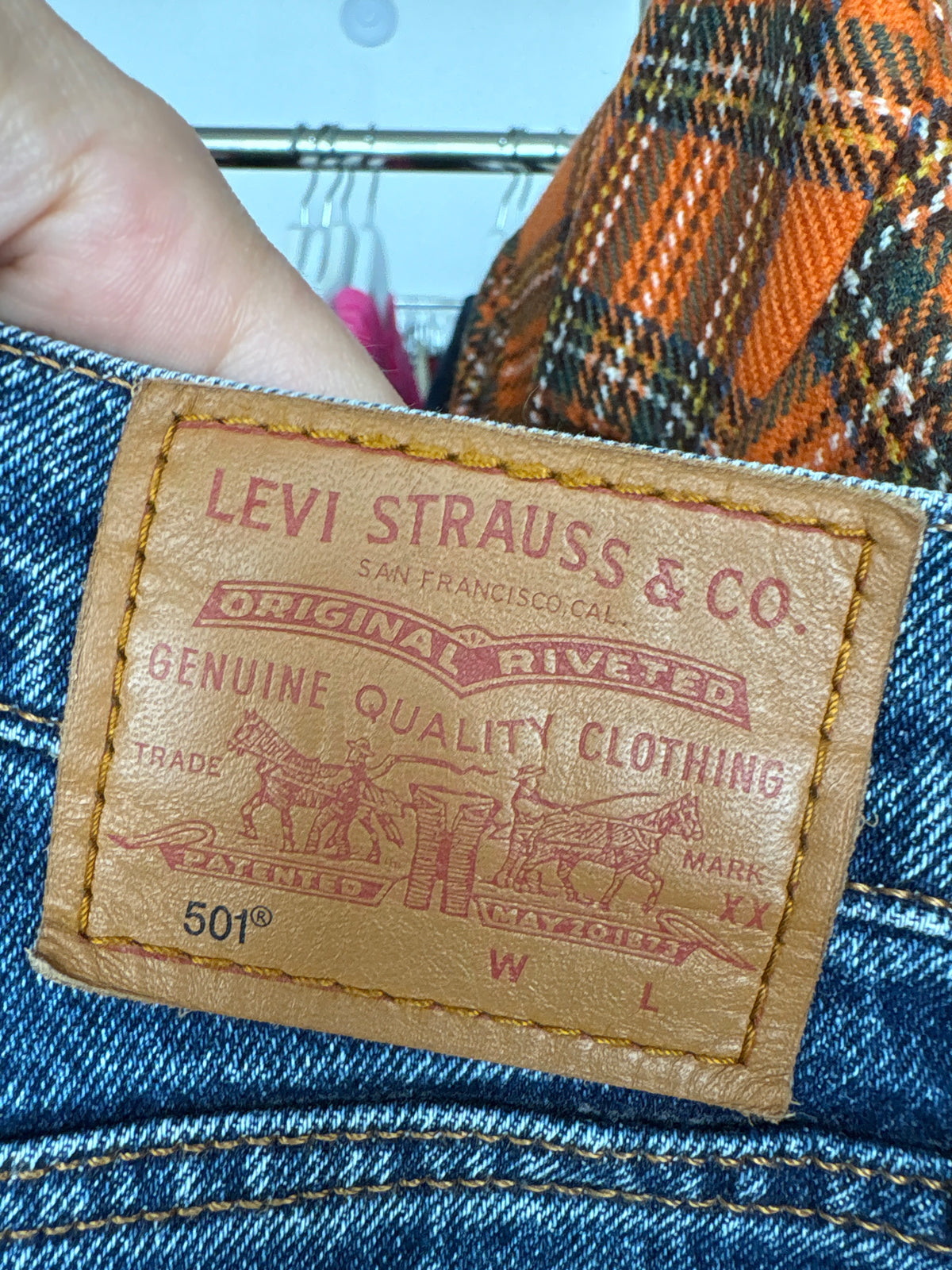 Jeans Levi’s 501 classic wash din bumbac gros confort