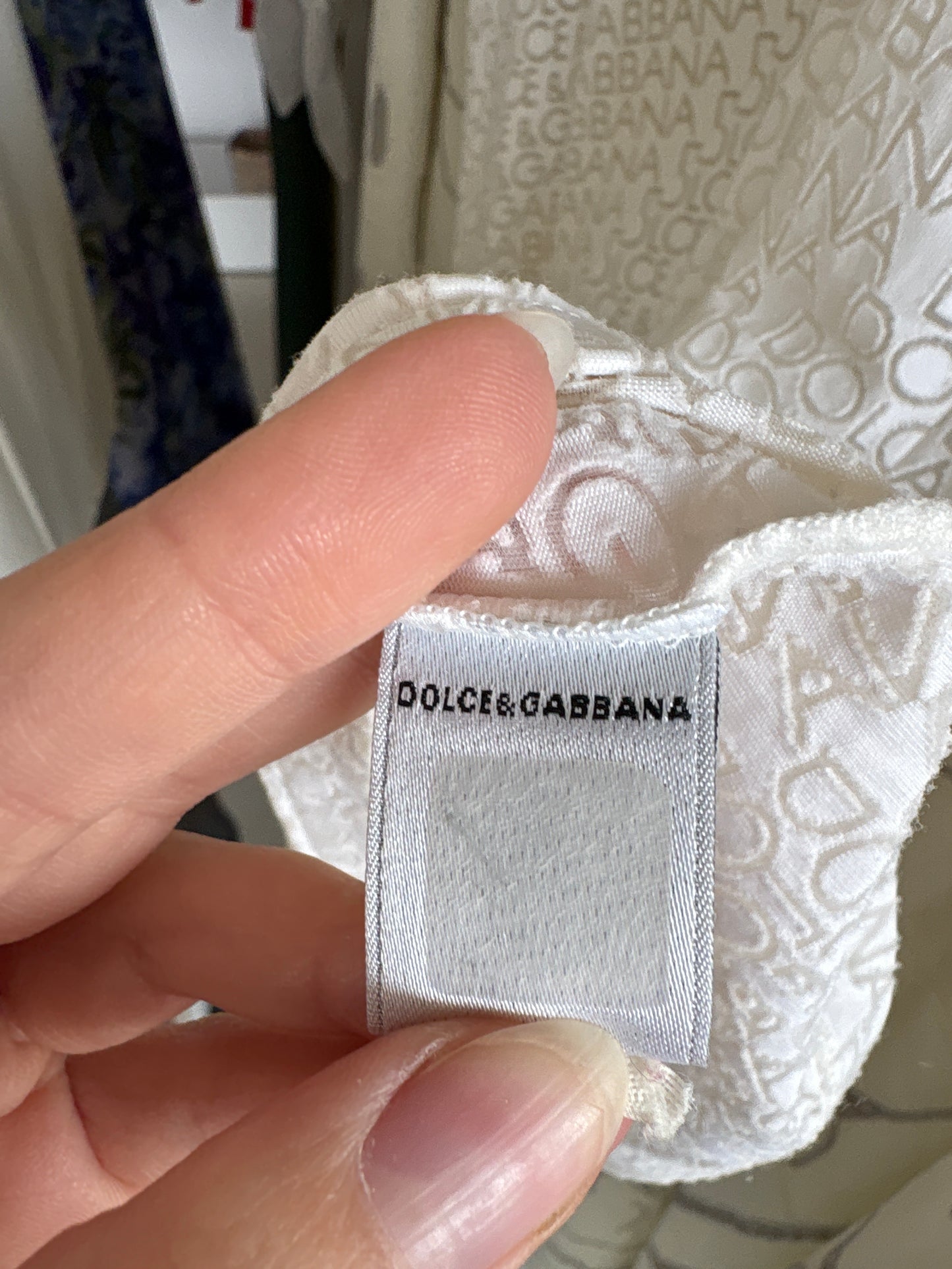 Top Dolce&Gabbana din mesh moale cu logoul brandului ca print