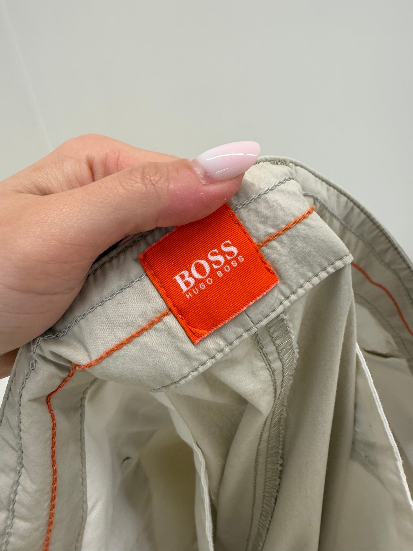 Pantaloni Hugo Boss de vară din poplin excepțional de bumbac sand nude