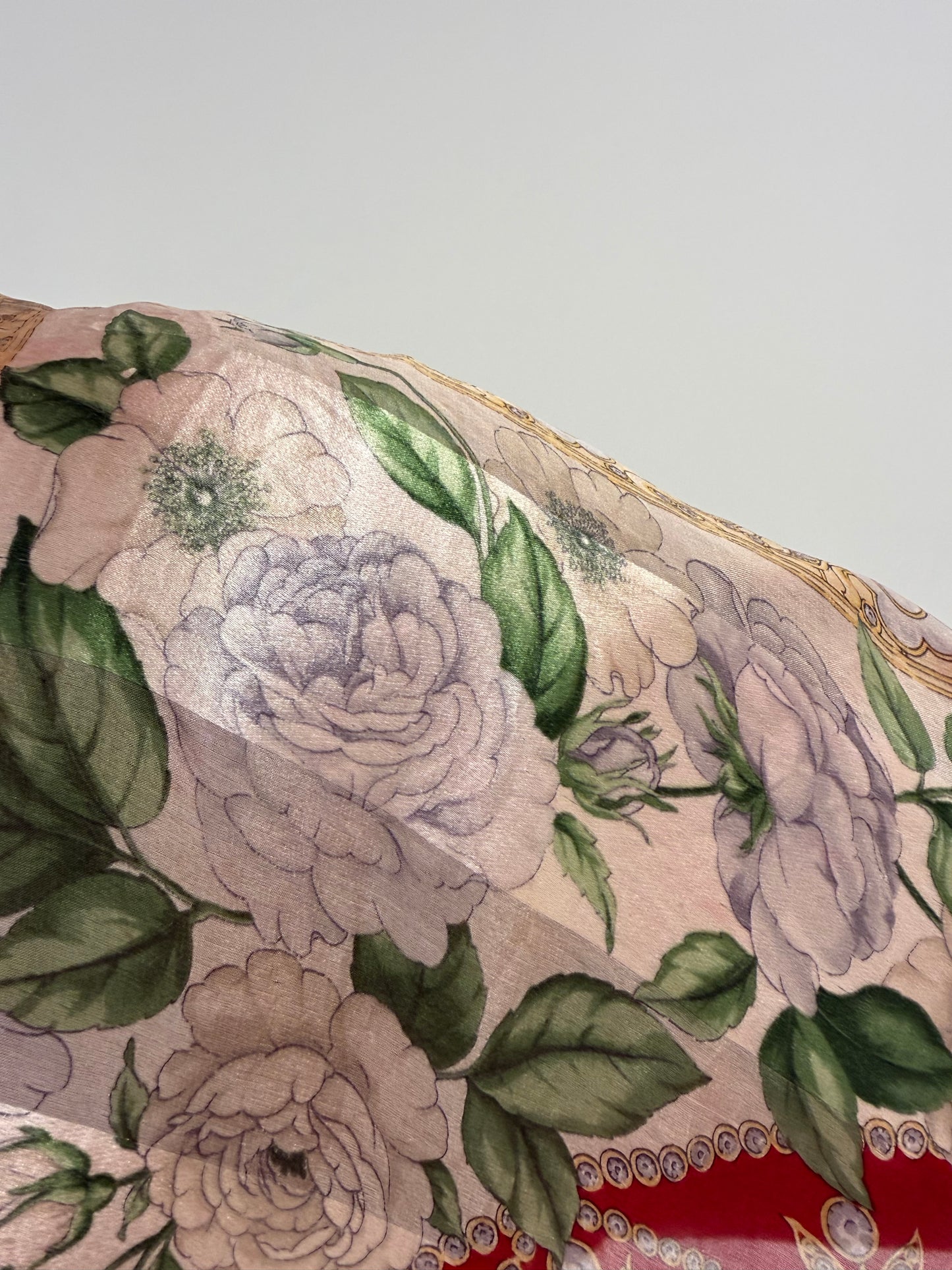 Eșarfă Valentino din mătase naturală