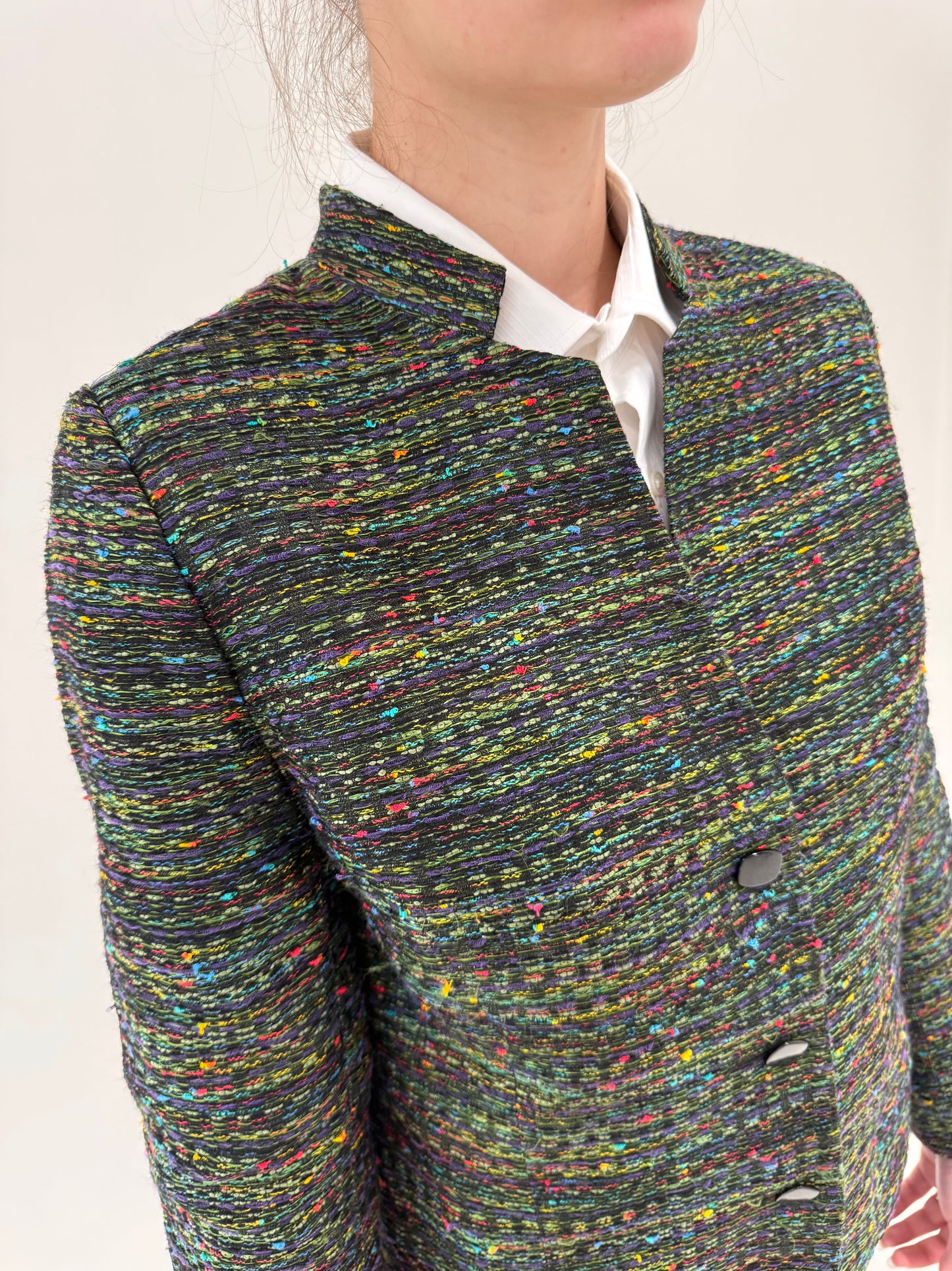 Sacou cu revere reinterpretate din tweed curcubeu excepțional