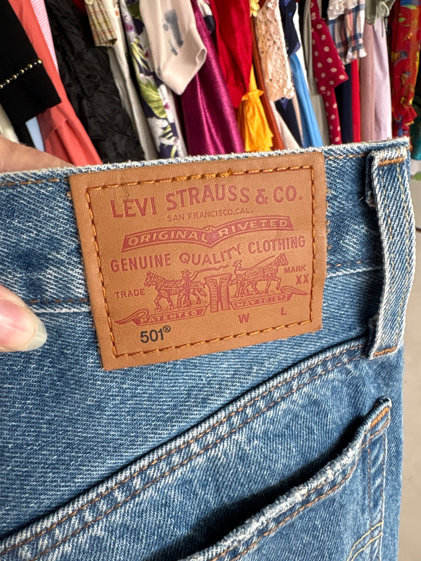 Jeans Levi’s scurți 501 cu talie înaltă