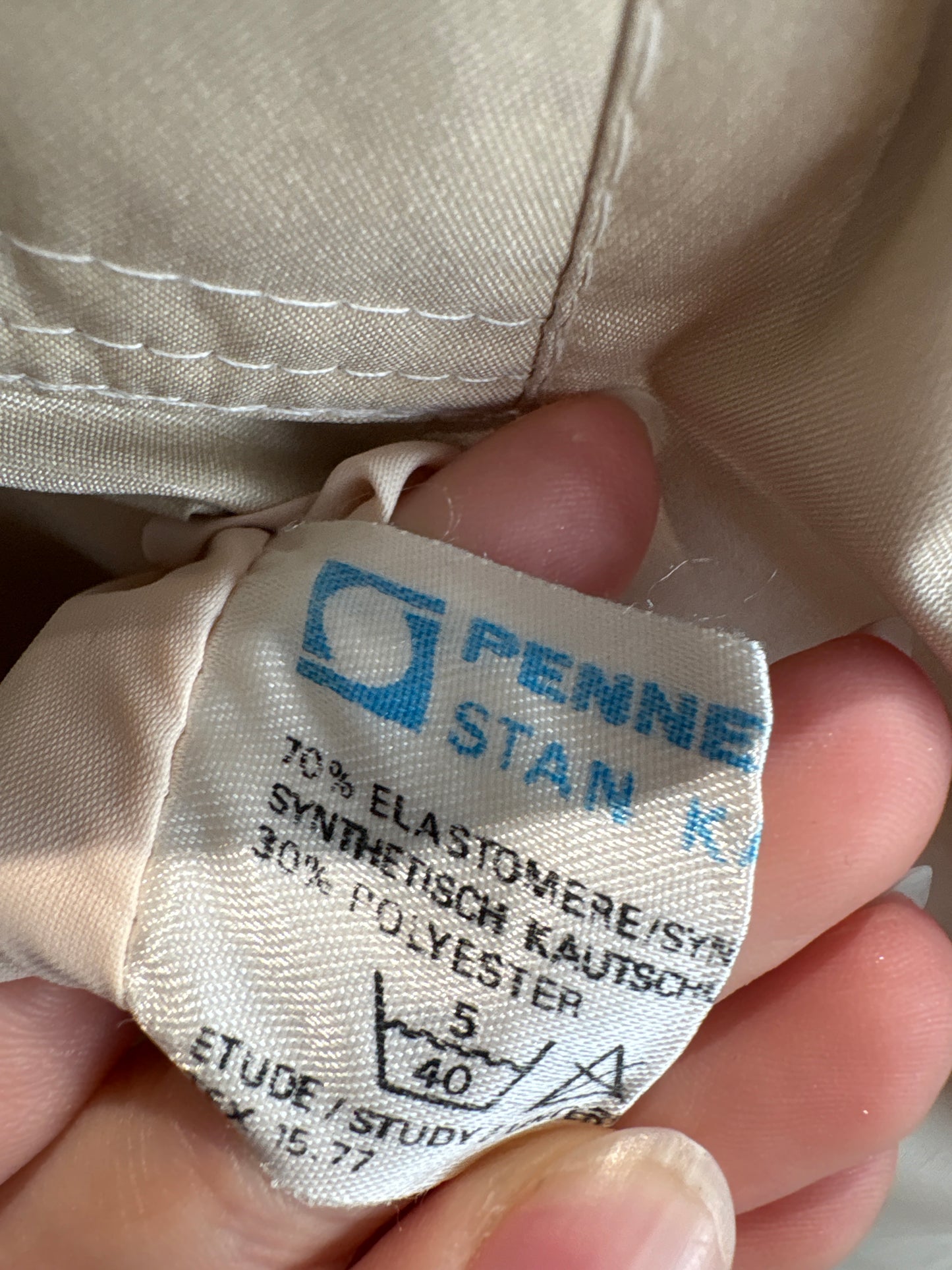 Trench impermeabil camel cu talie reglabilă marcată