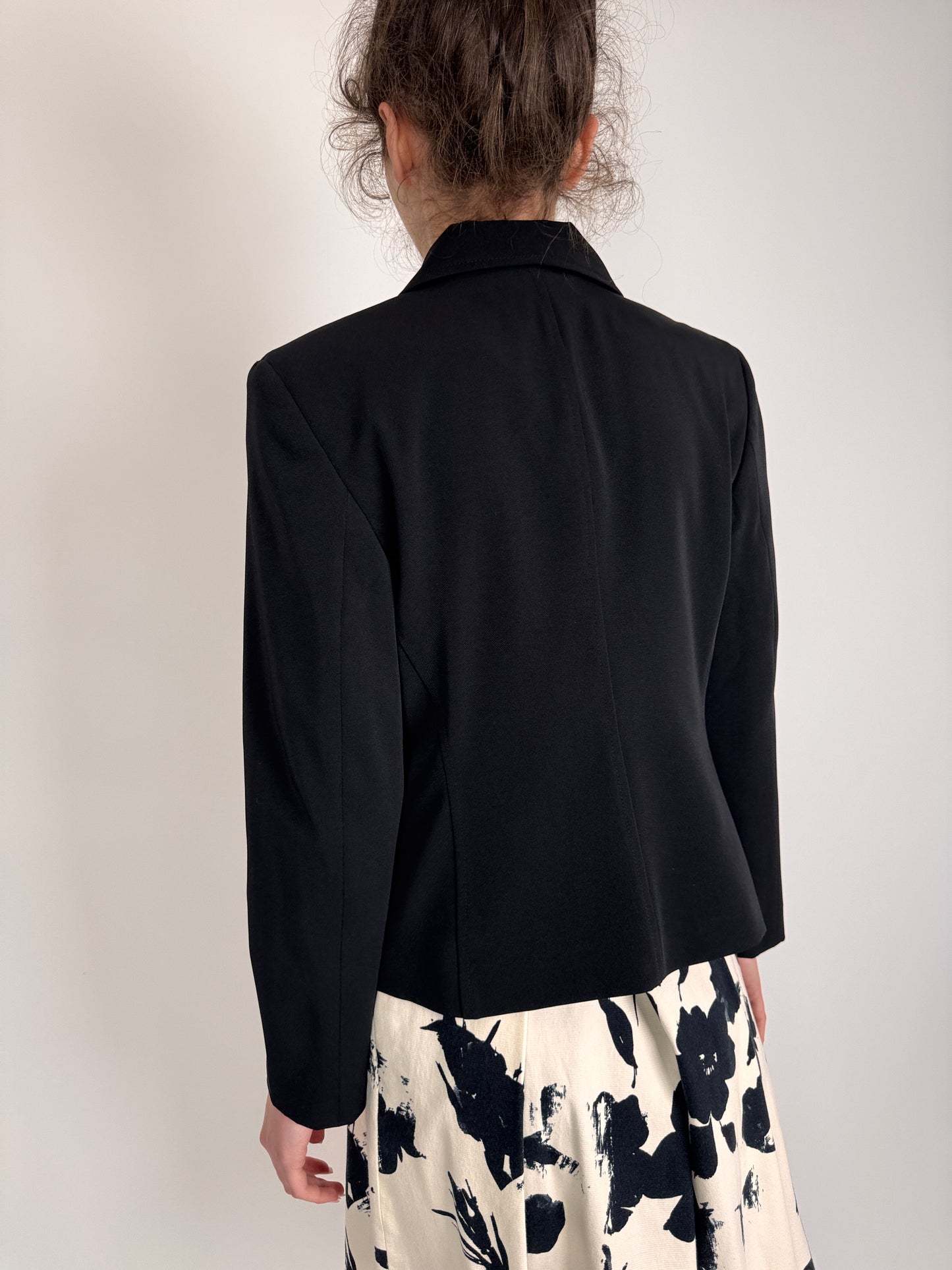Sacou negru cambrat petite
