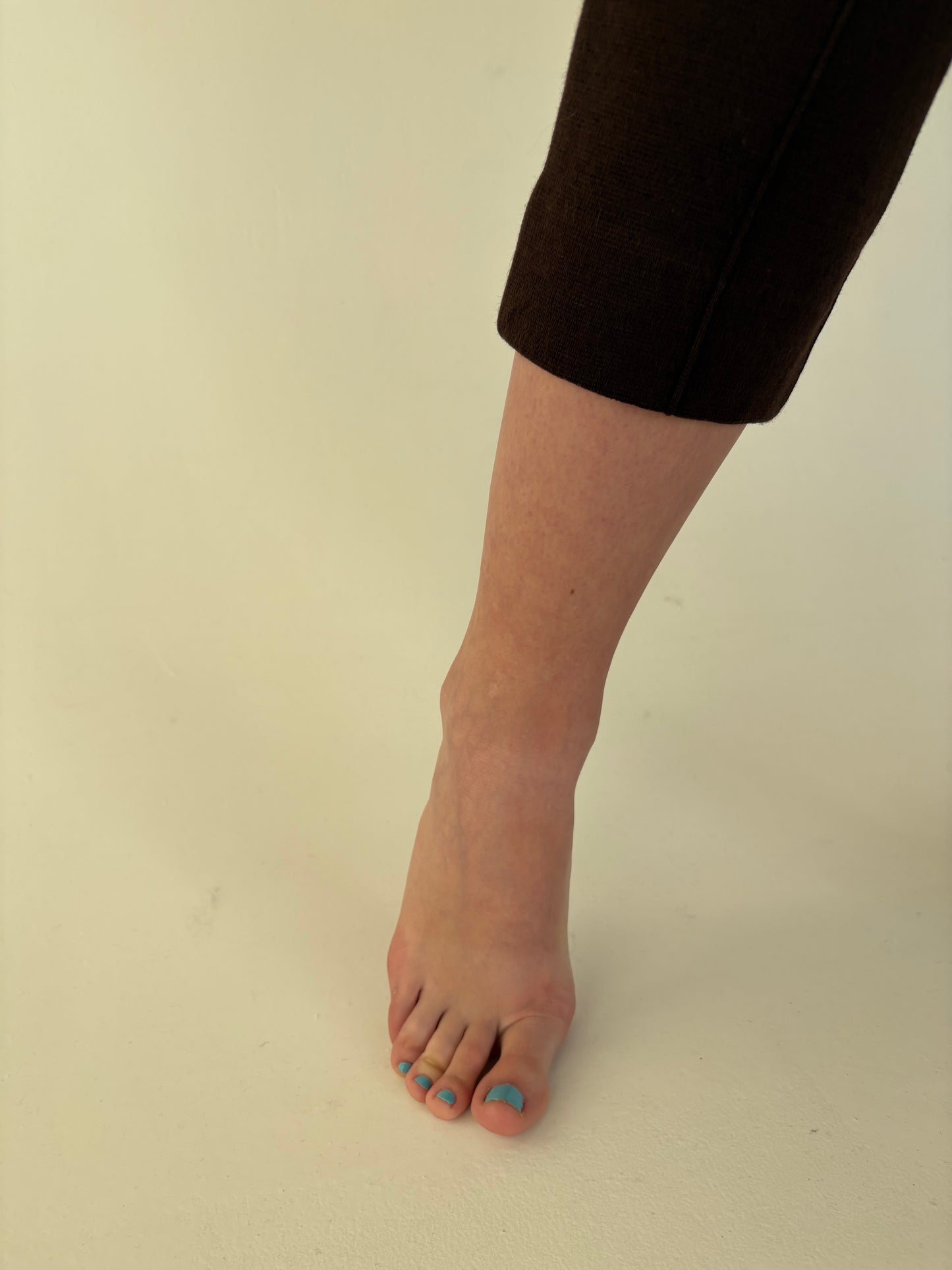 Pantaloni chocolate brown petite din tricot plin de lana extrafina