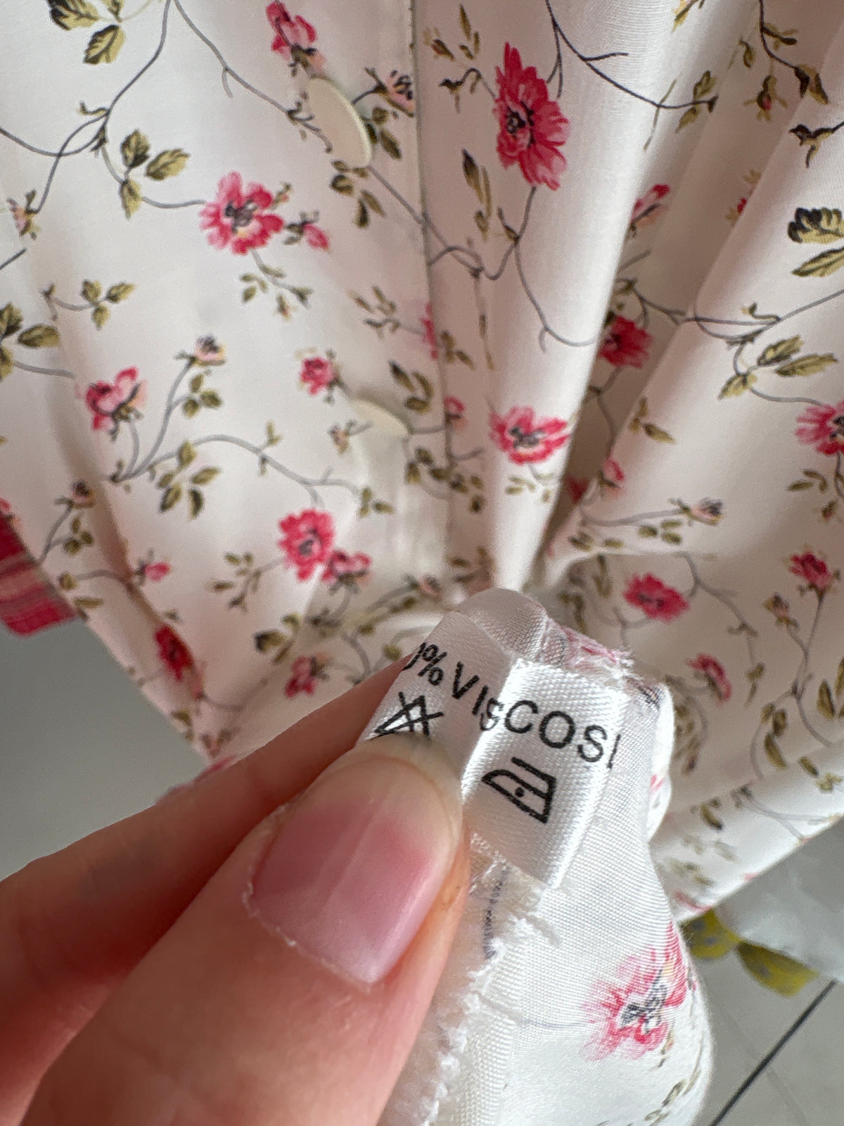 Rochie vintage midi lung cu talie reglabilă și print floral delicat vaporoasă
