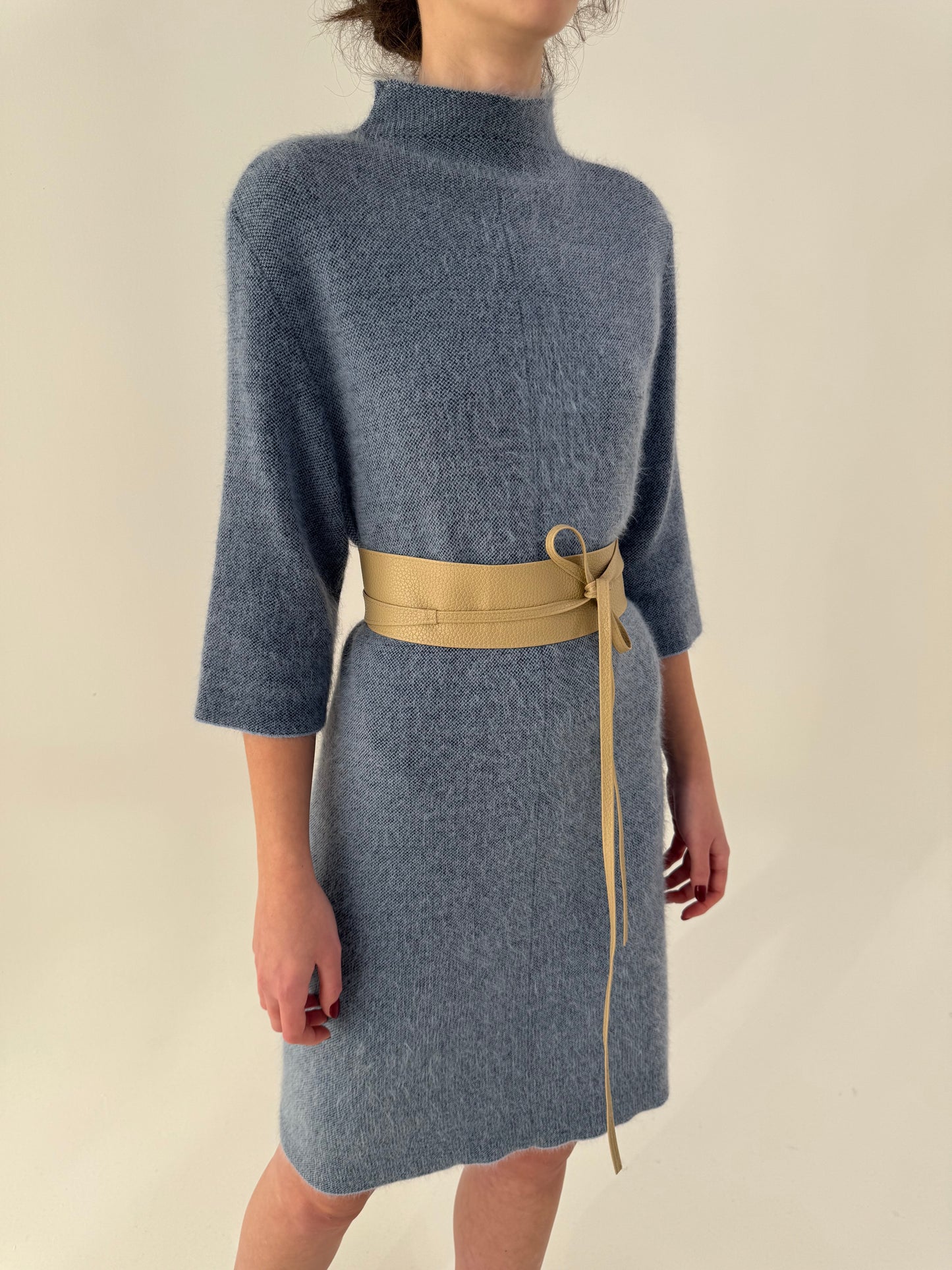 Rochie baby blue italiană din tricot texturat melanj în croi minimalist