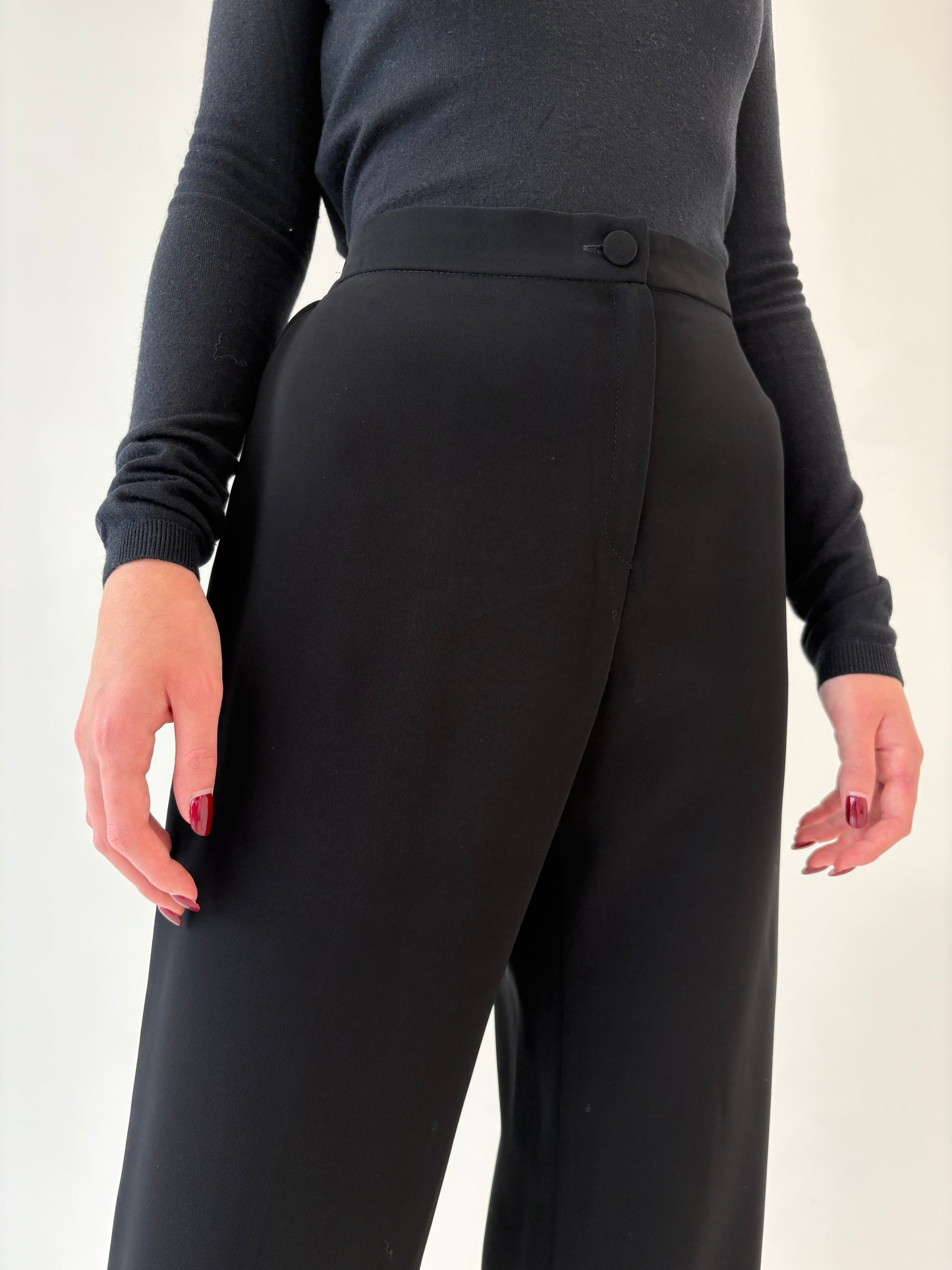 Pantaloni negri de la zi la seară în croi clasic