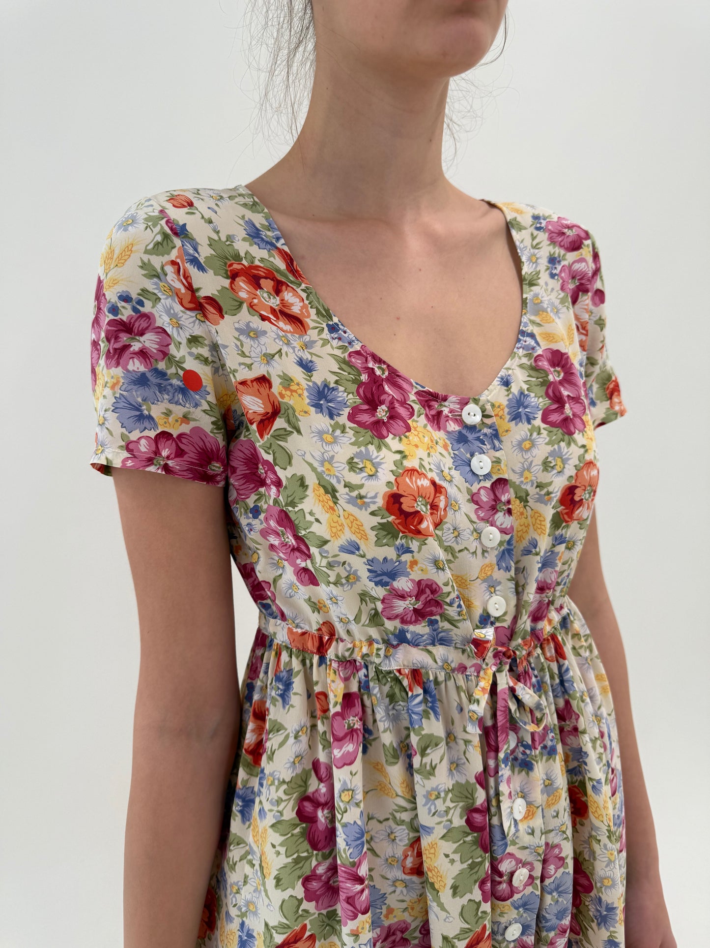 Rochie din mătase naturală cu talie ultra înaltă reglabilă și print floral superb
