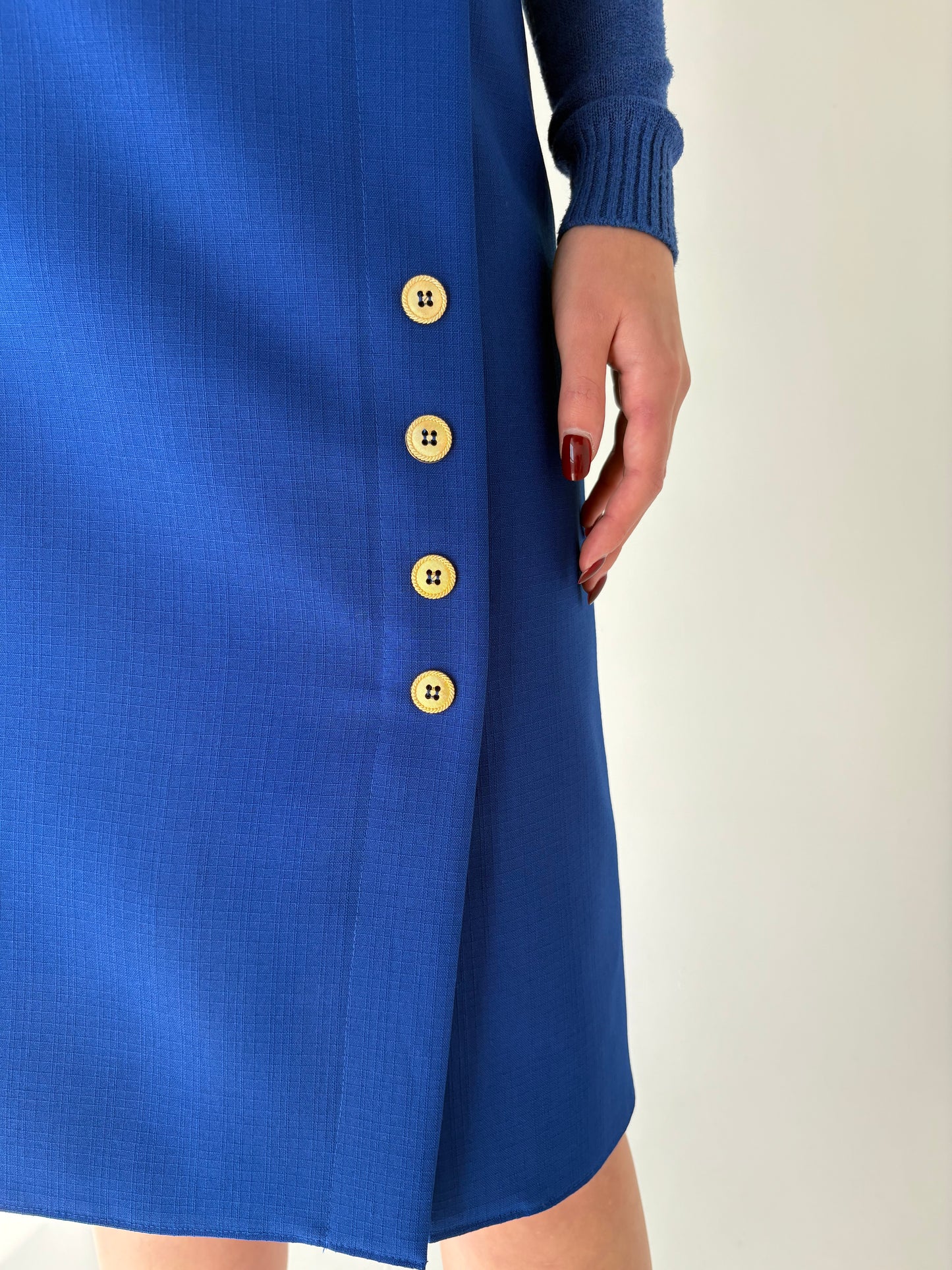 Fustă midi albastru regal cu talie ultra înaltă și nasturi aurii