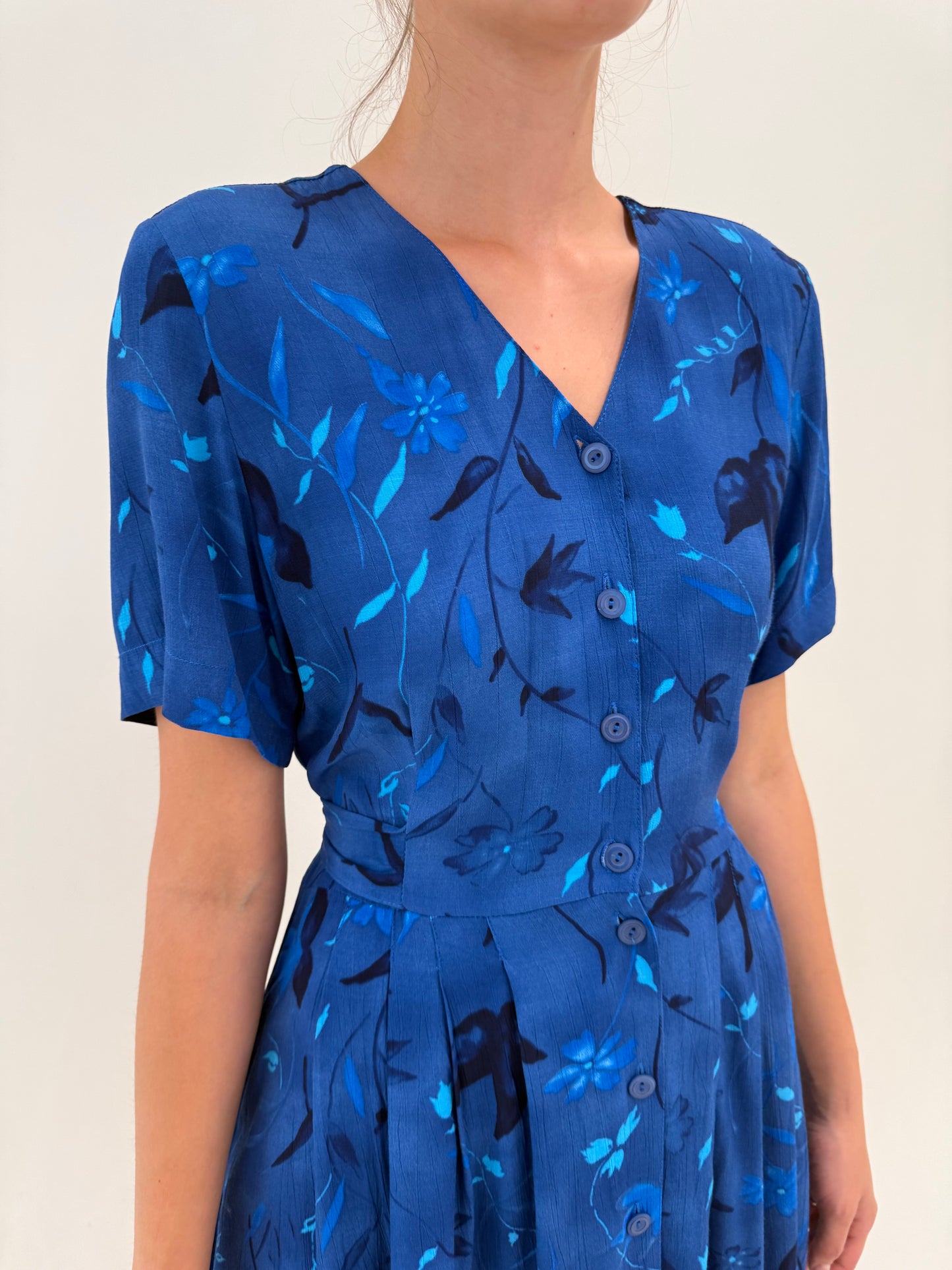 Rochie vintage maxi albastru regal cambrata cu buzunare și talie reglabilă la spate