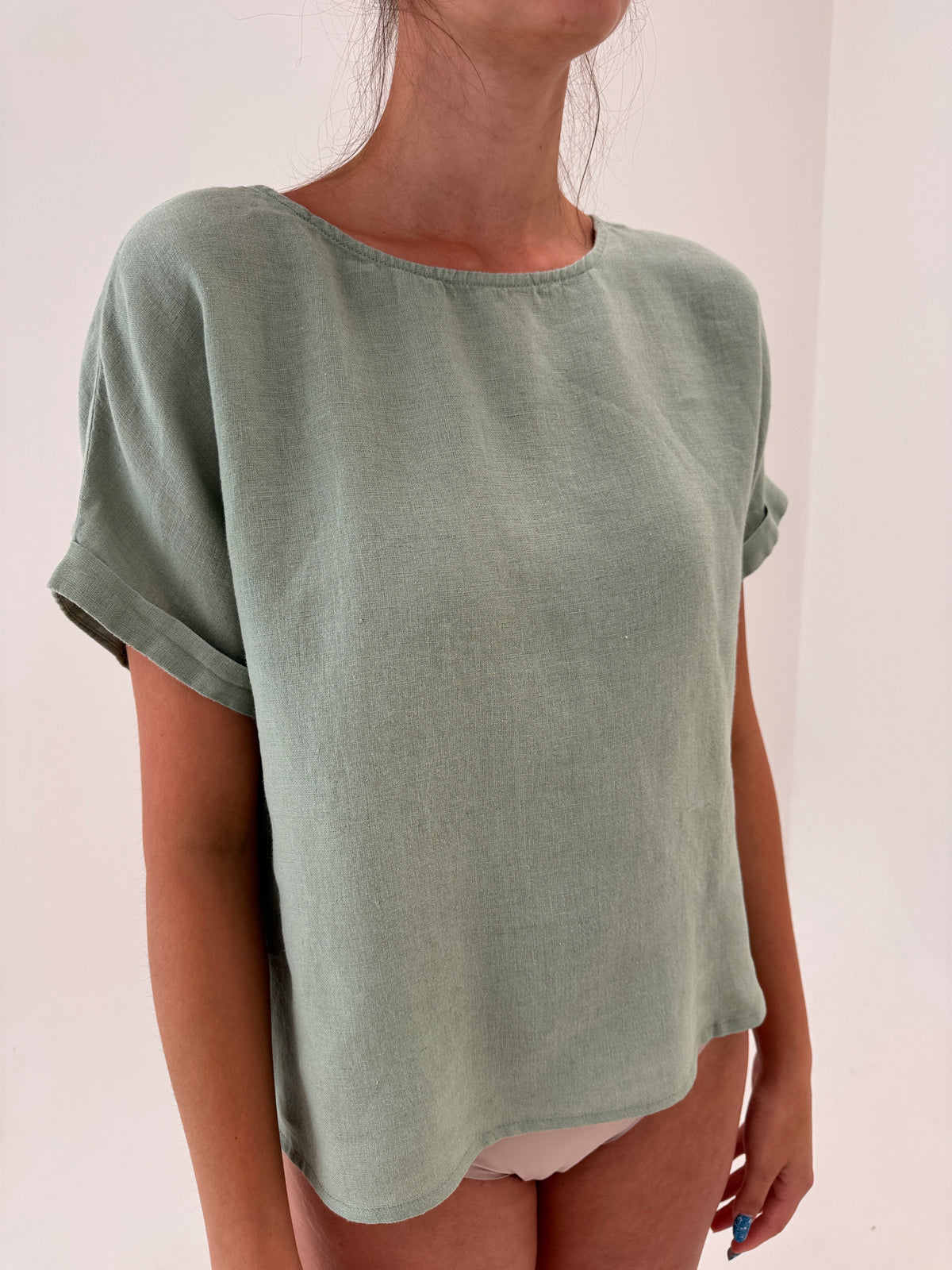 Top Sage green din in premium în croi minimalist lejer