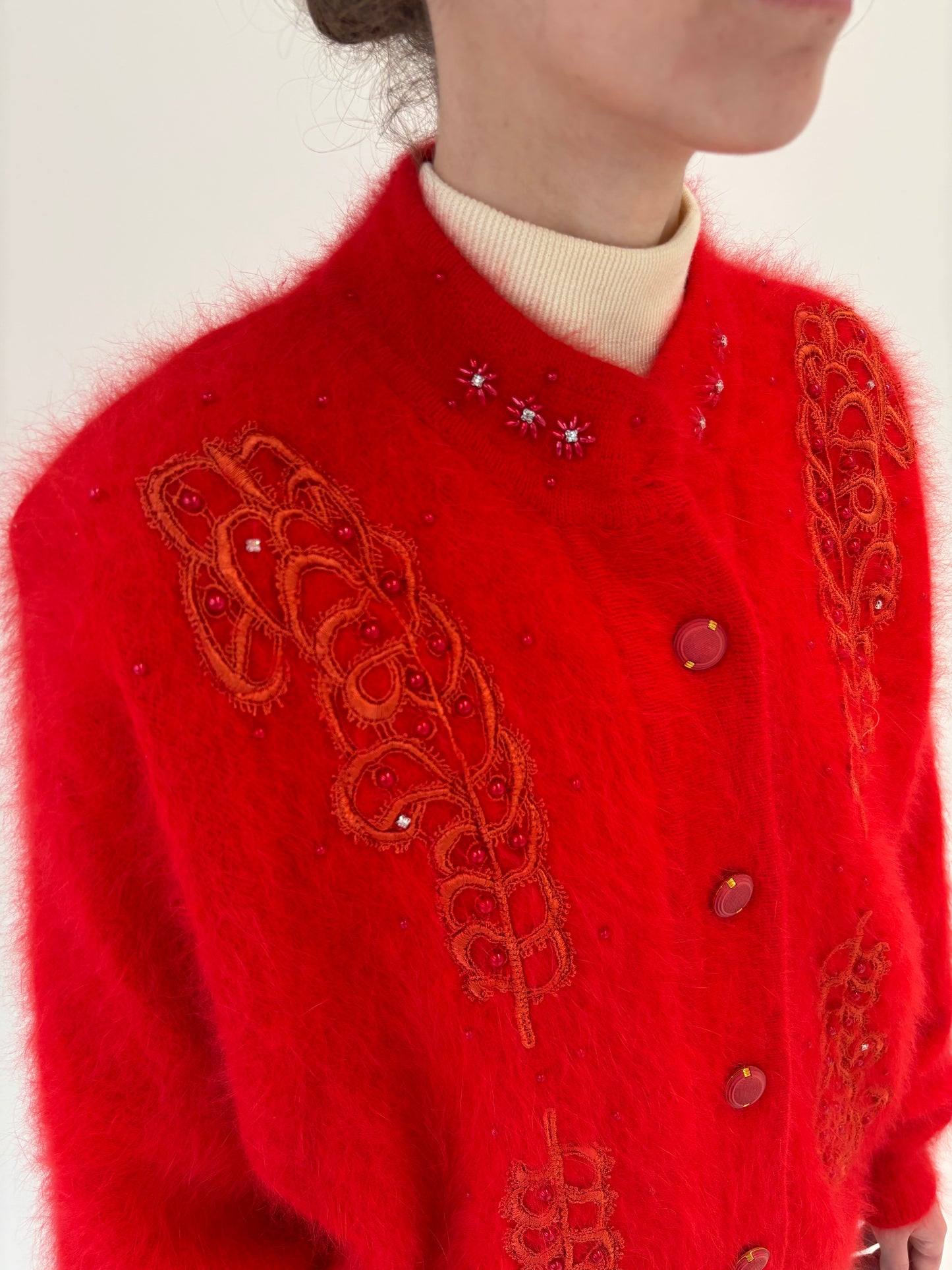 Jacheta vintage din Angora roșu tare cu broderie