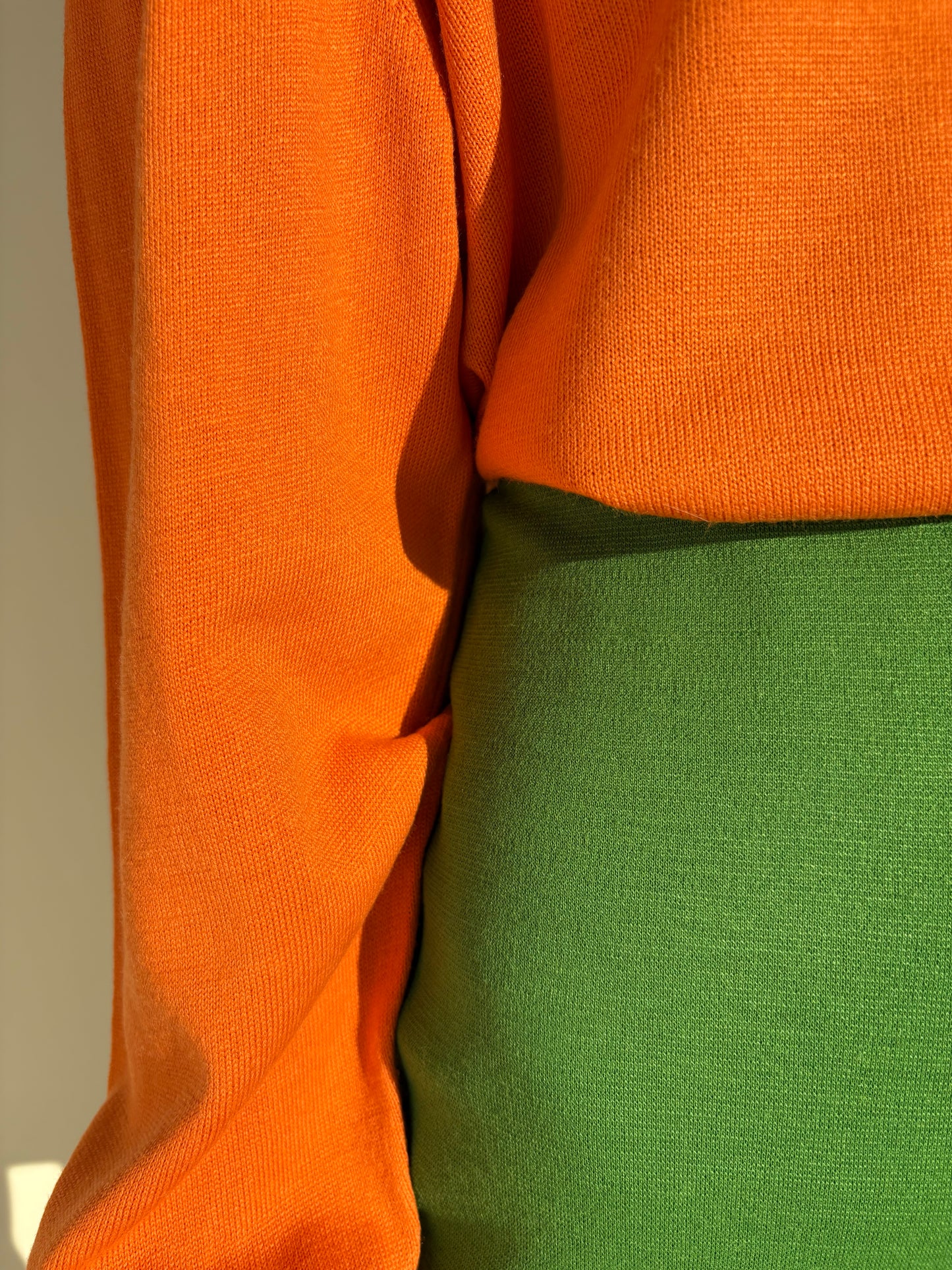 Set vintage verde din tricot dens de lana extrafina cu broderie