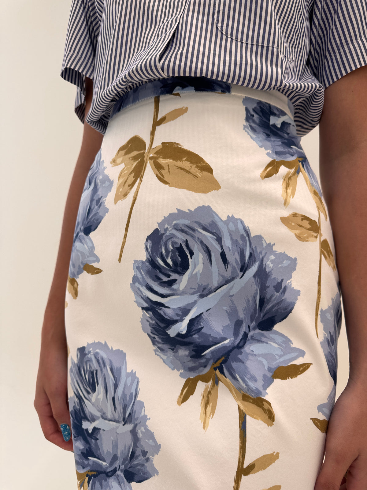 Fustă creion Hugo Boss cu print superb din bumbac și cupro modelator