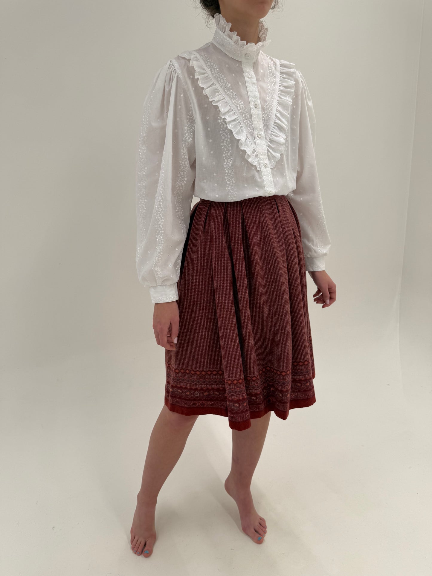 Fustă vintage superbă din stofă de lana extrafina în croi super amplu