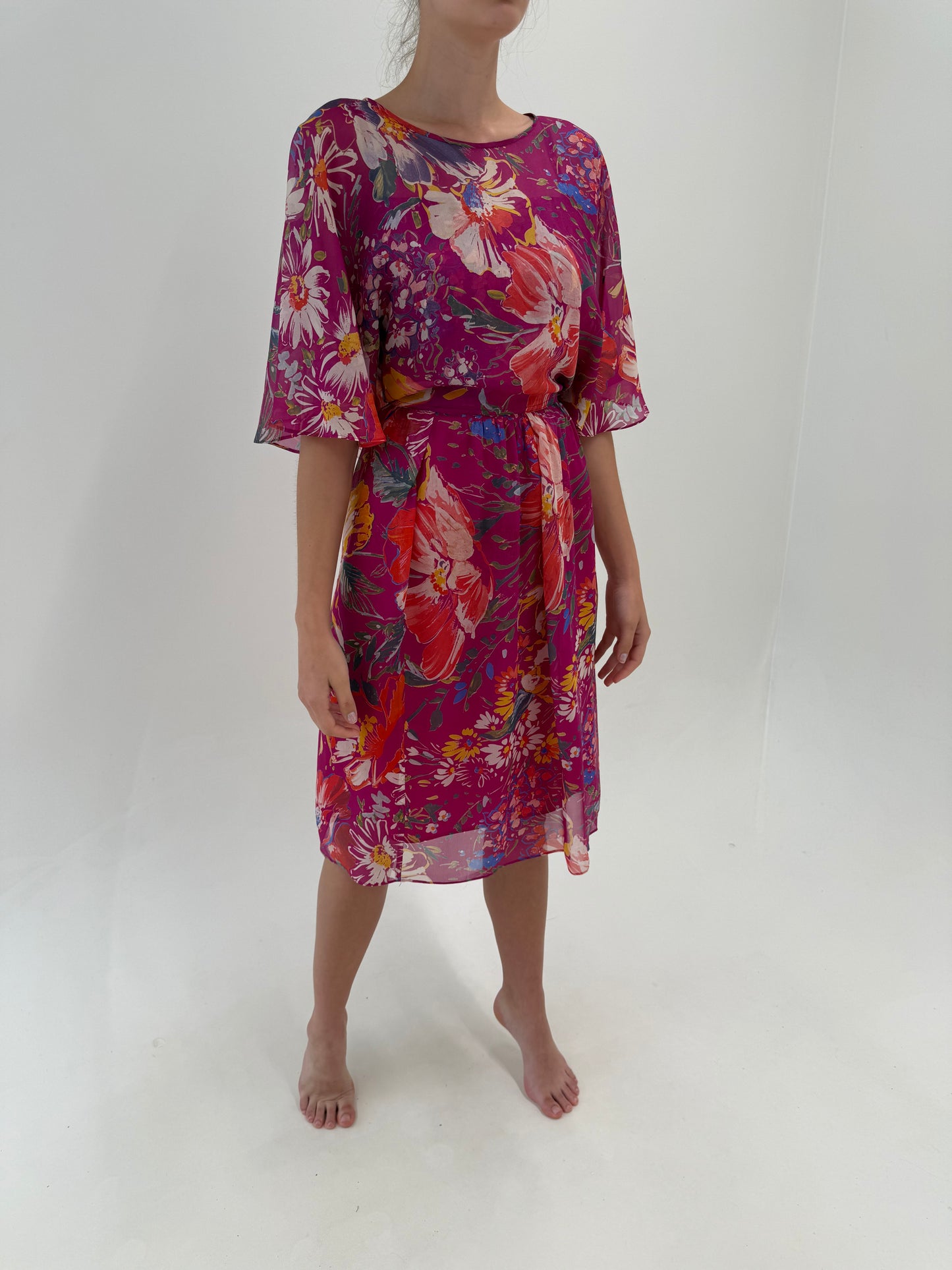 Rochie vintage din mătase naturală în culori tari cu mâneci tip capa