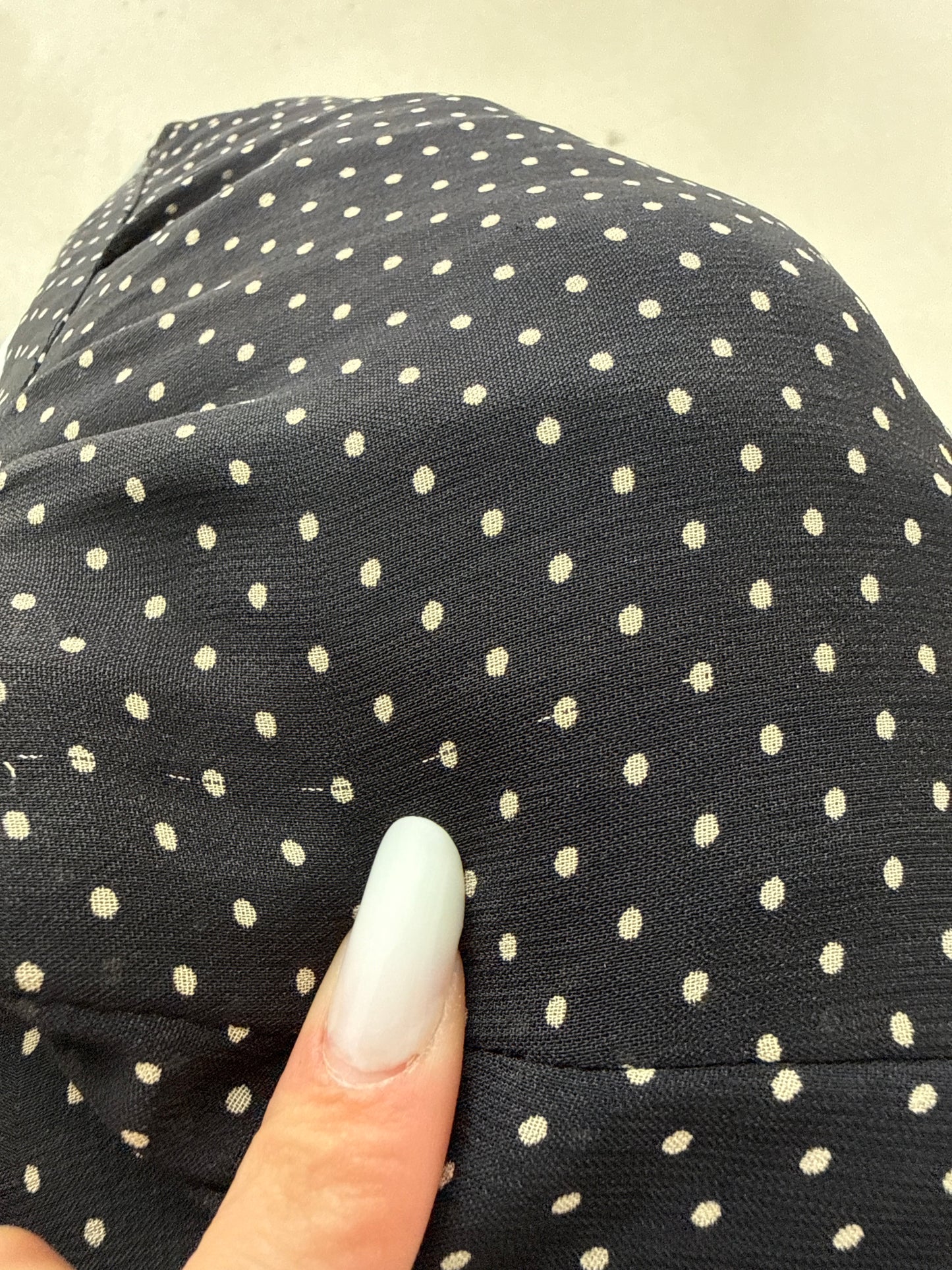 Fustă mini neagră Max Mara vintage cu buline albe din mix de mătase naturală
