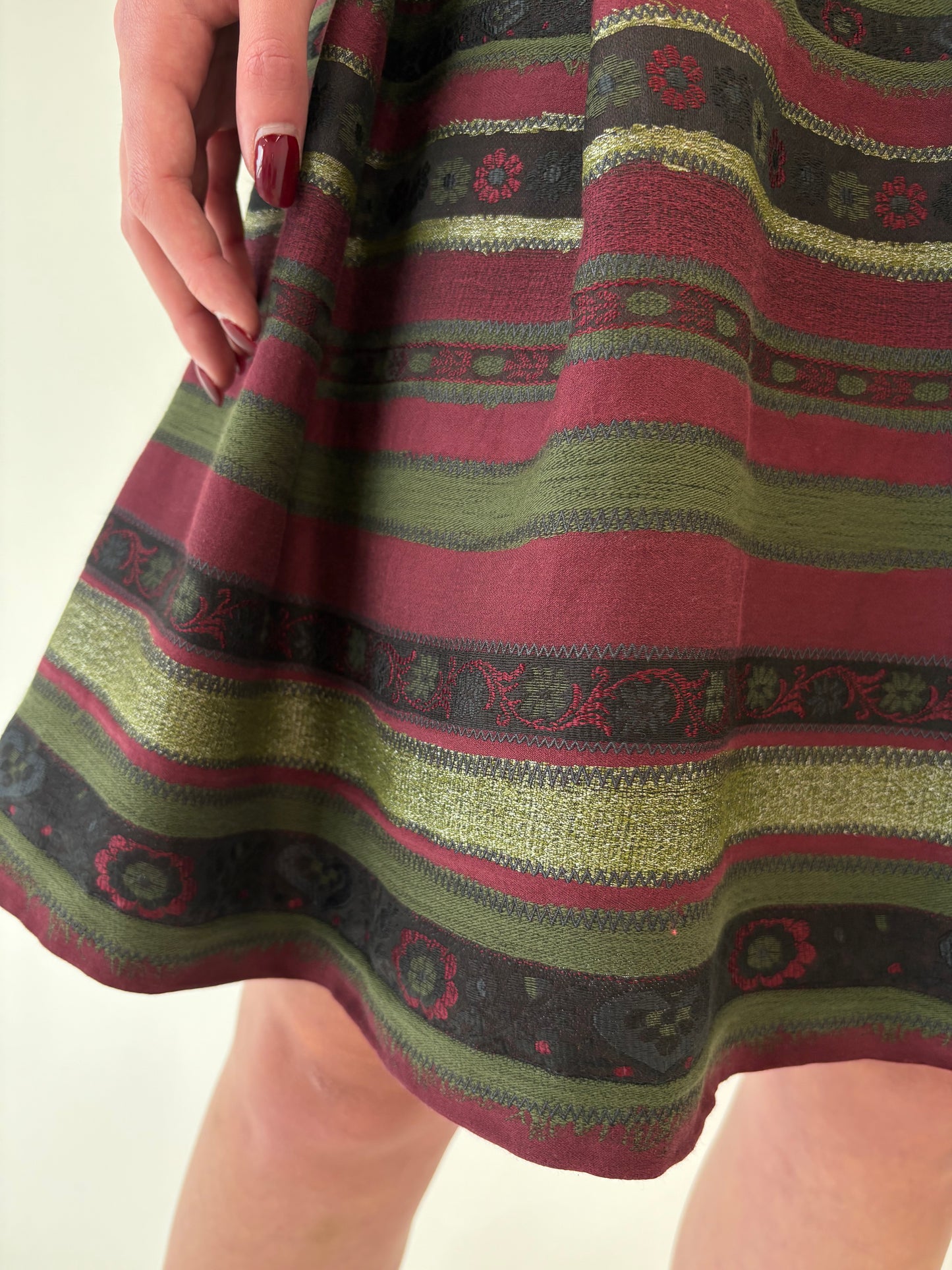 Fustă vintage din brocart de lans burgundy cu forest green