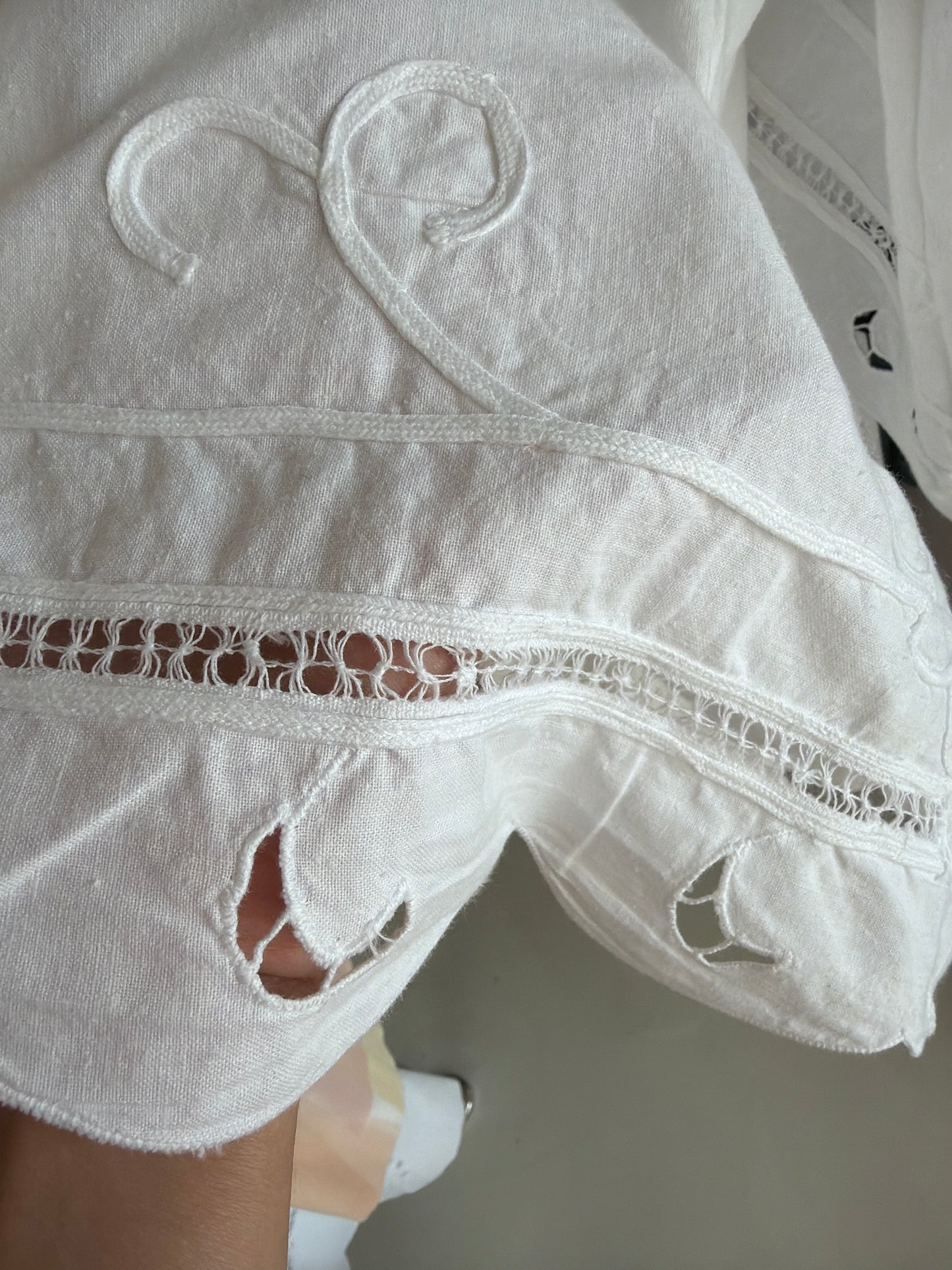 Tunica vintage bijuterie cu broderie manuală din pânză excepțională de bumbac