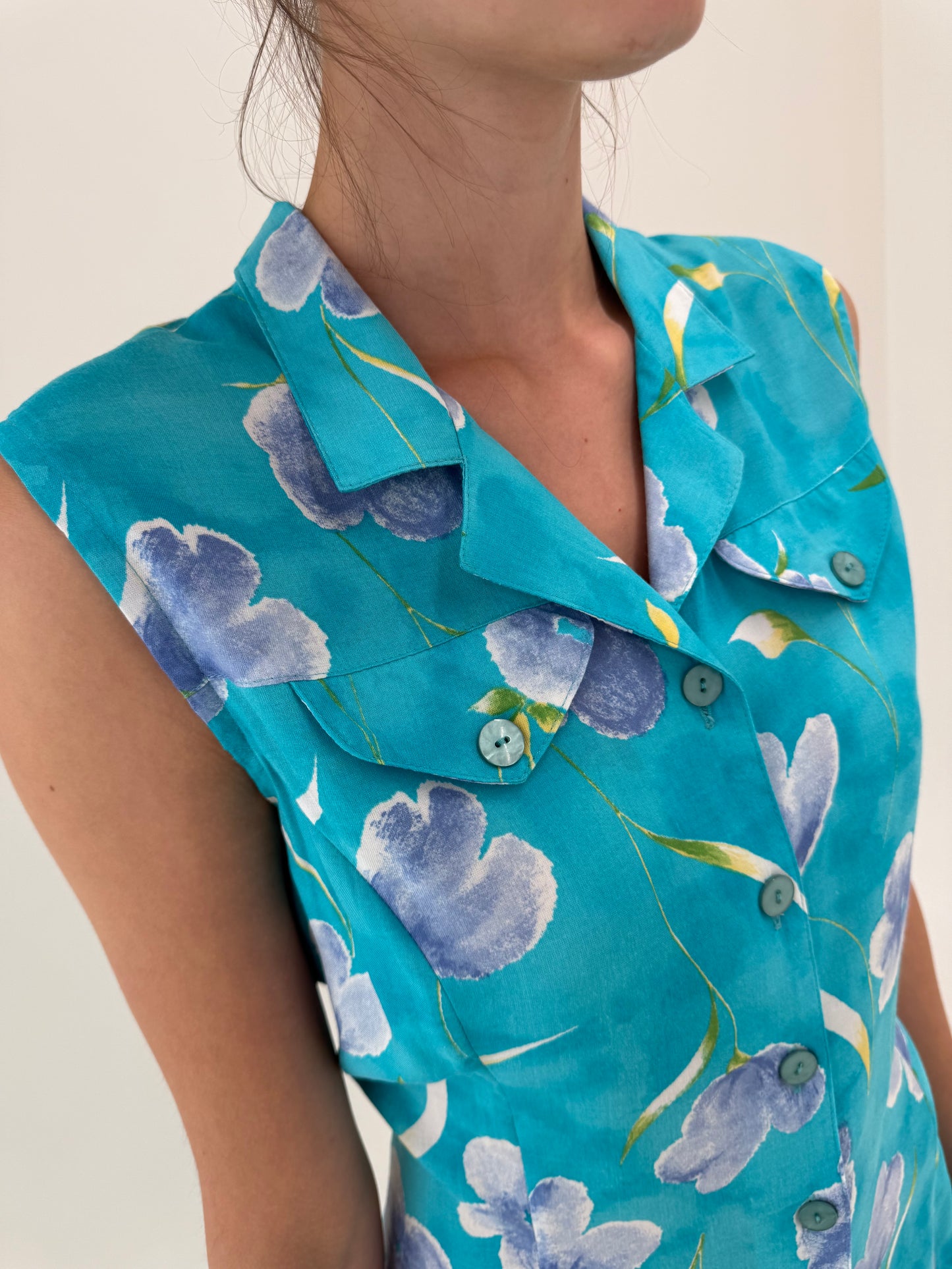 Rochie maxi turcoaz cu print floral lavandă cu talie reglabilă marcată