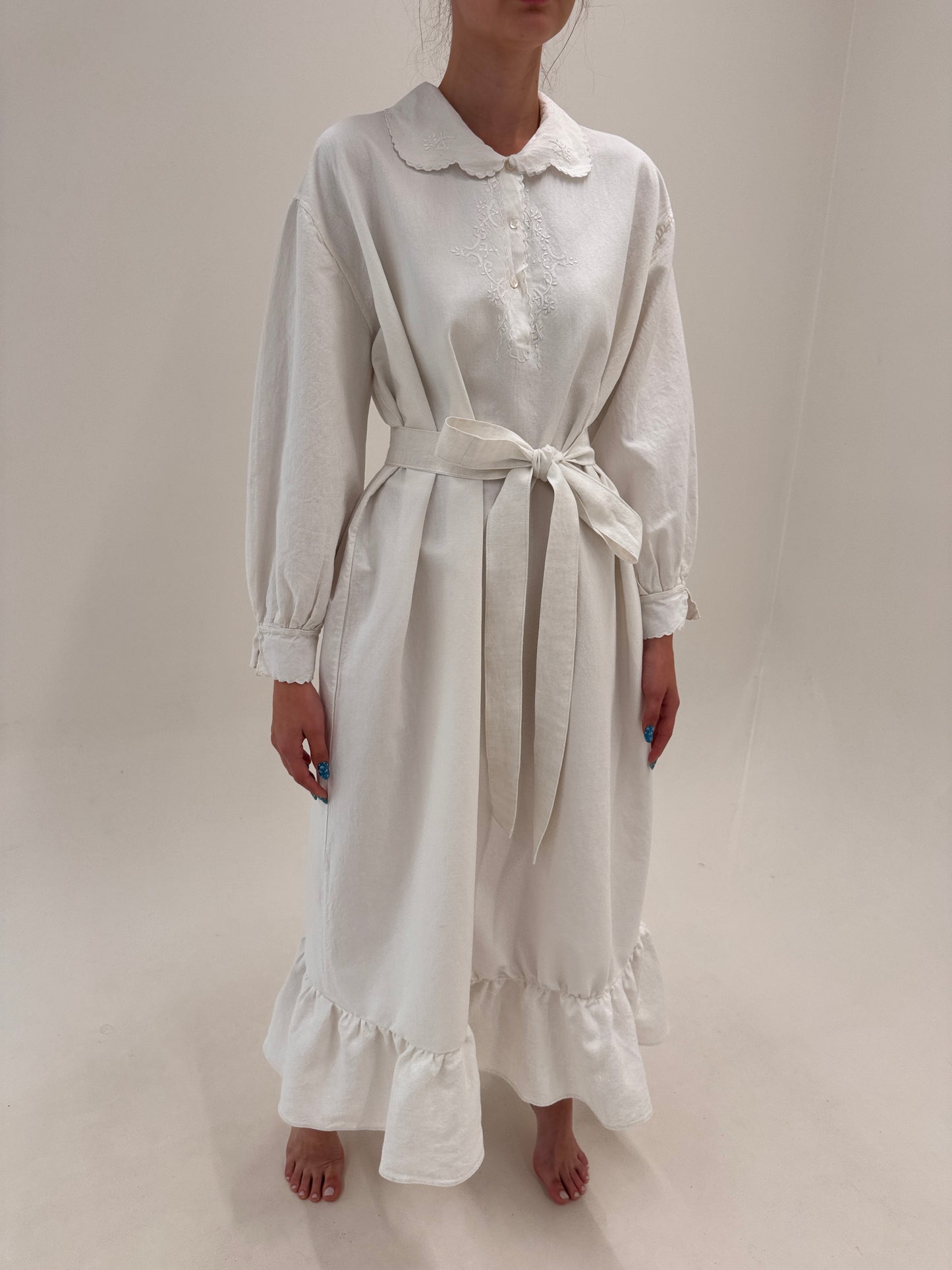 Rochie maxi din pânză excepțională de in cu broderie manuală delicată superbă
