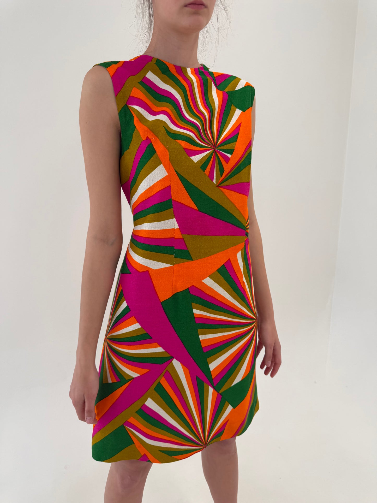 Rochie Old vintage anii 60 târzii cu print specific  în culori tari