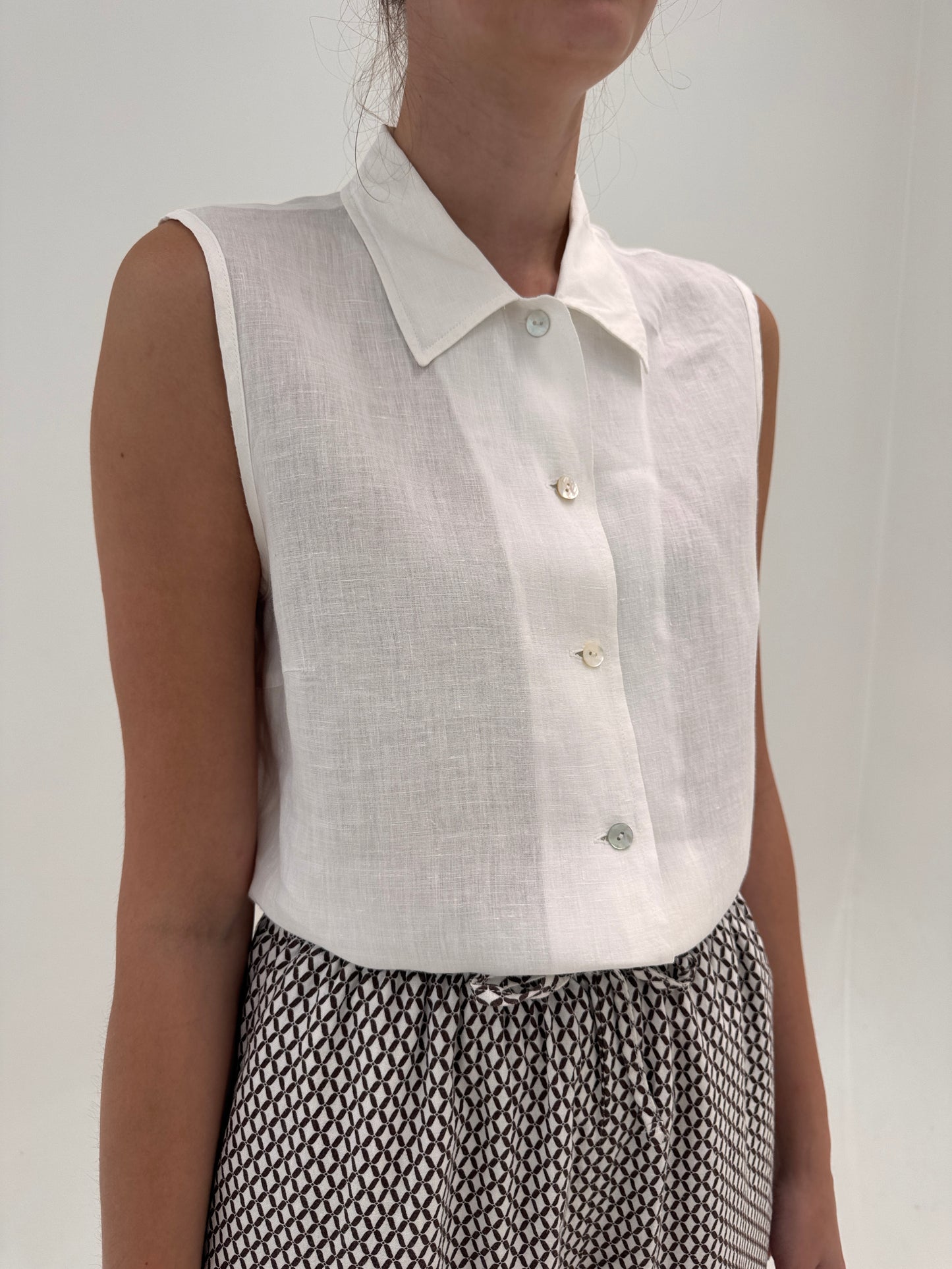 Cămașa din in excepțional Marella by Max Mara în croi minimalist