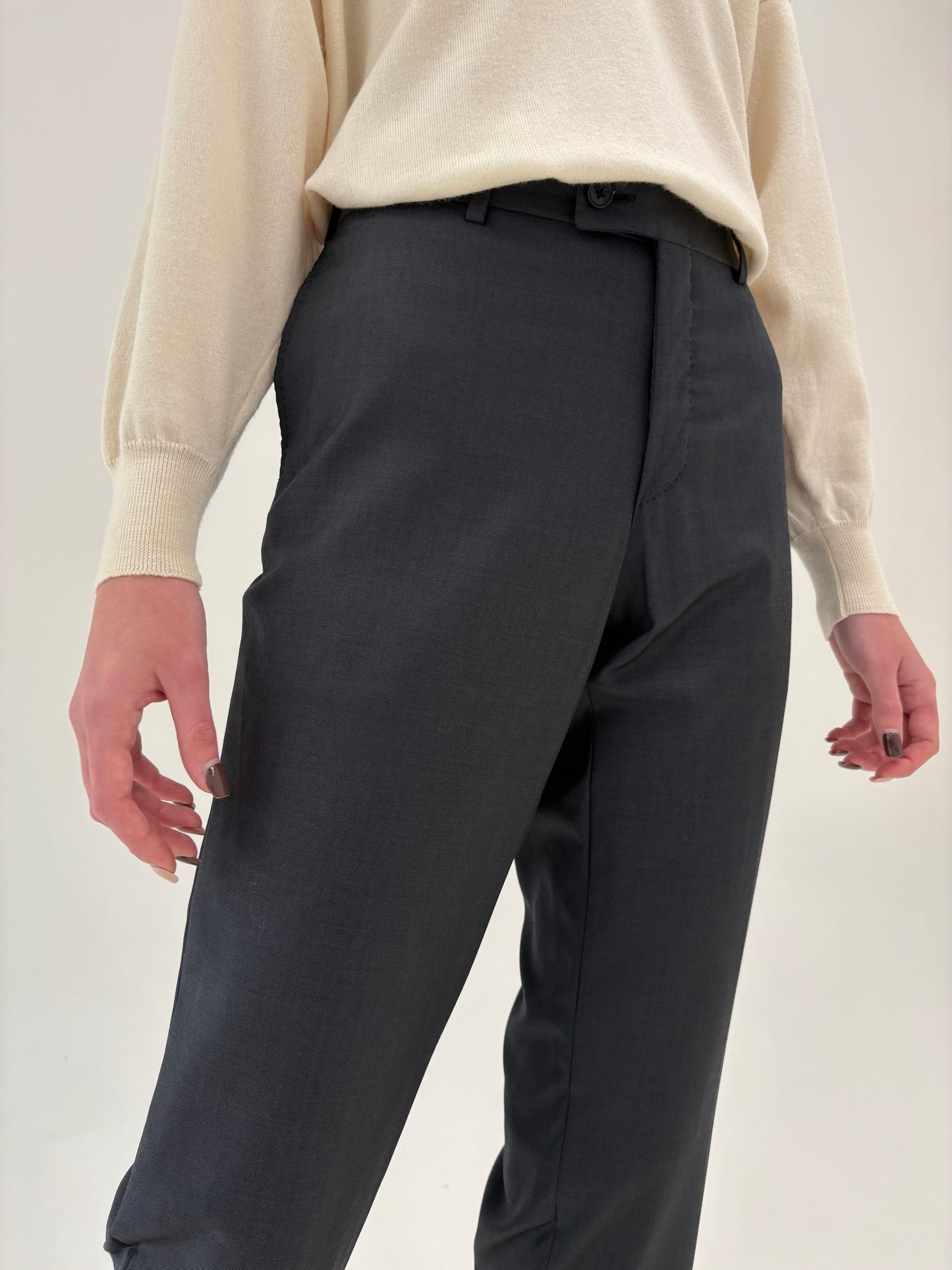 Costum italian din lana merino extrafina super 110’s in croi actual