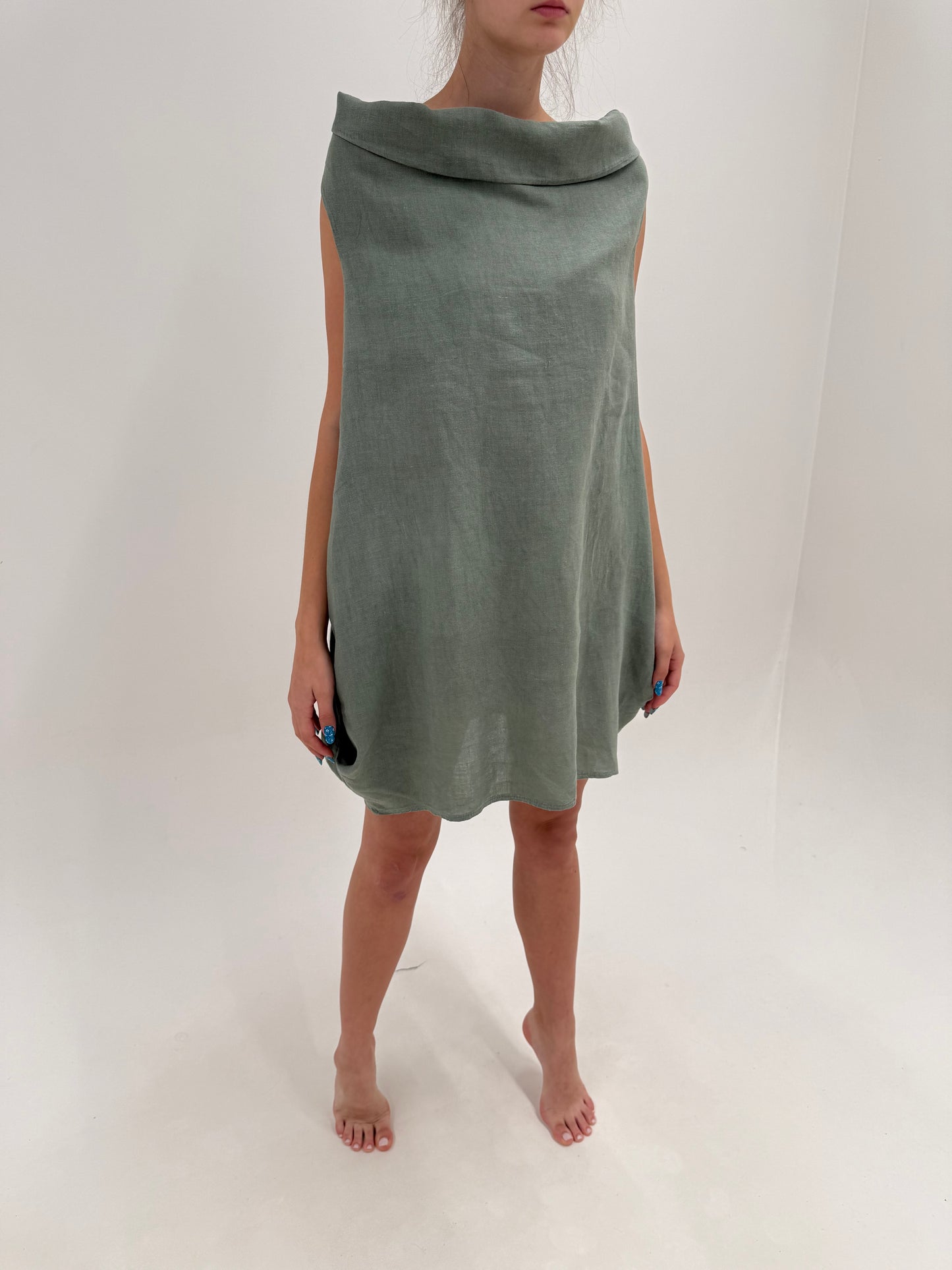 Rochie Sage green din in premium în croi de ani 60 reinterpretat cu buzunare