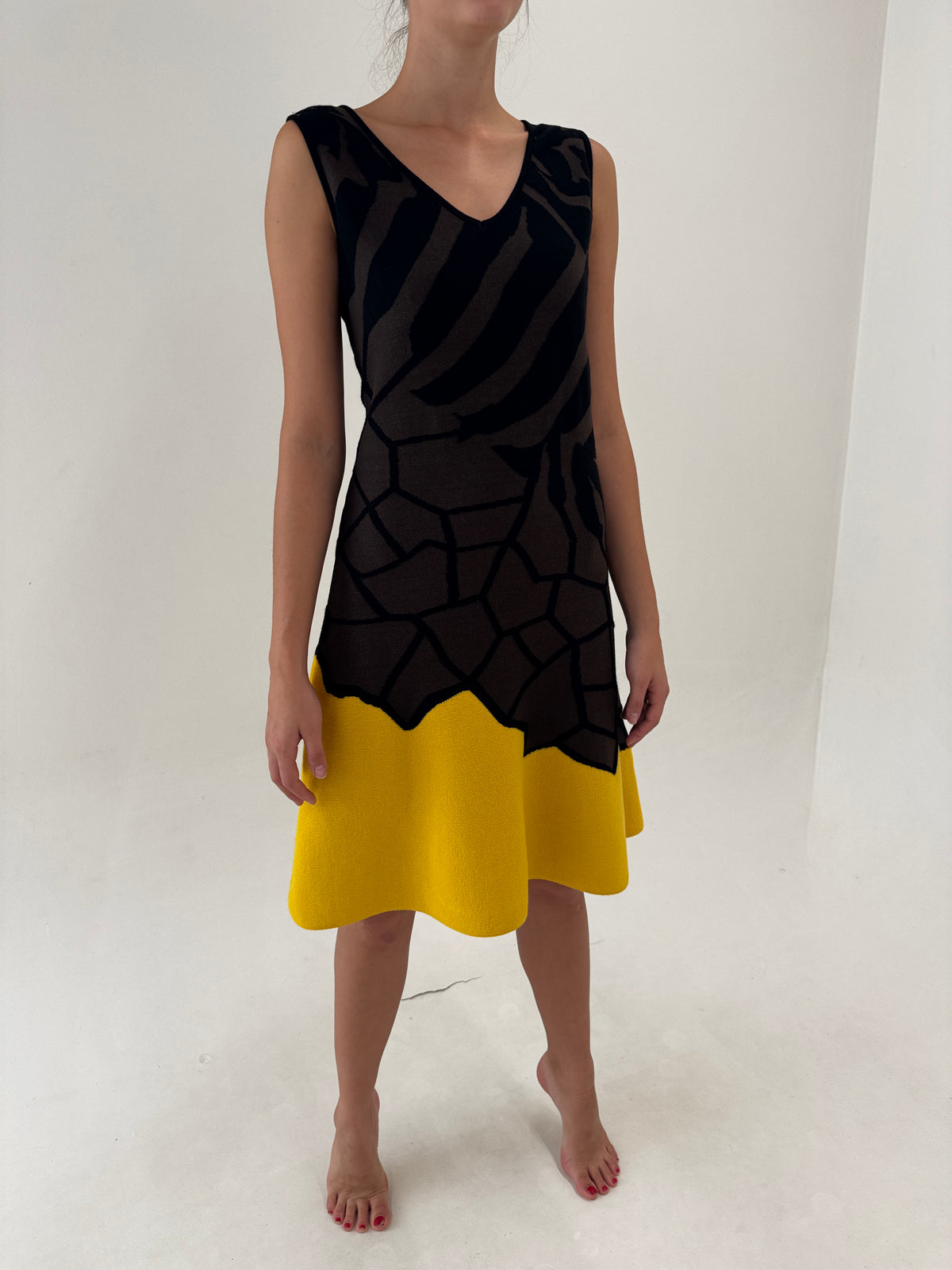 Rochie Escada excepțională din tricot chocolate brown cu print geometric în croi actual