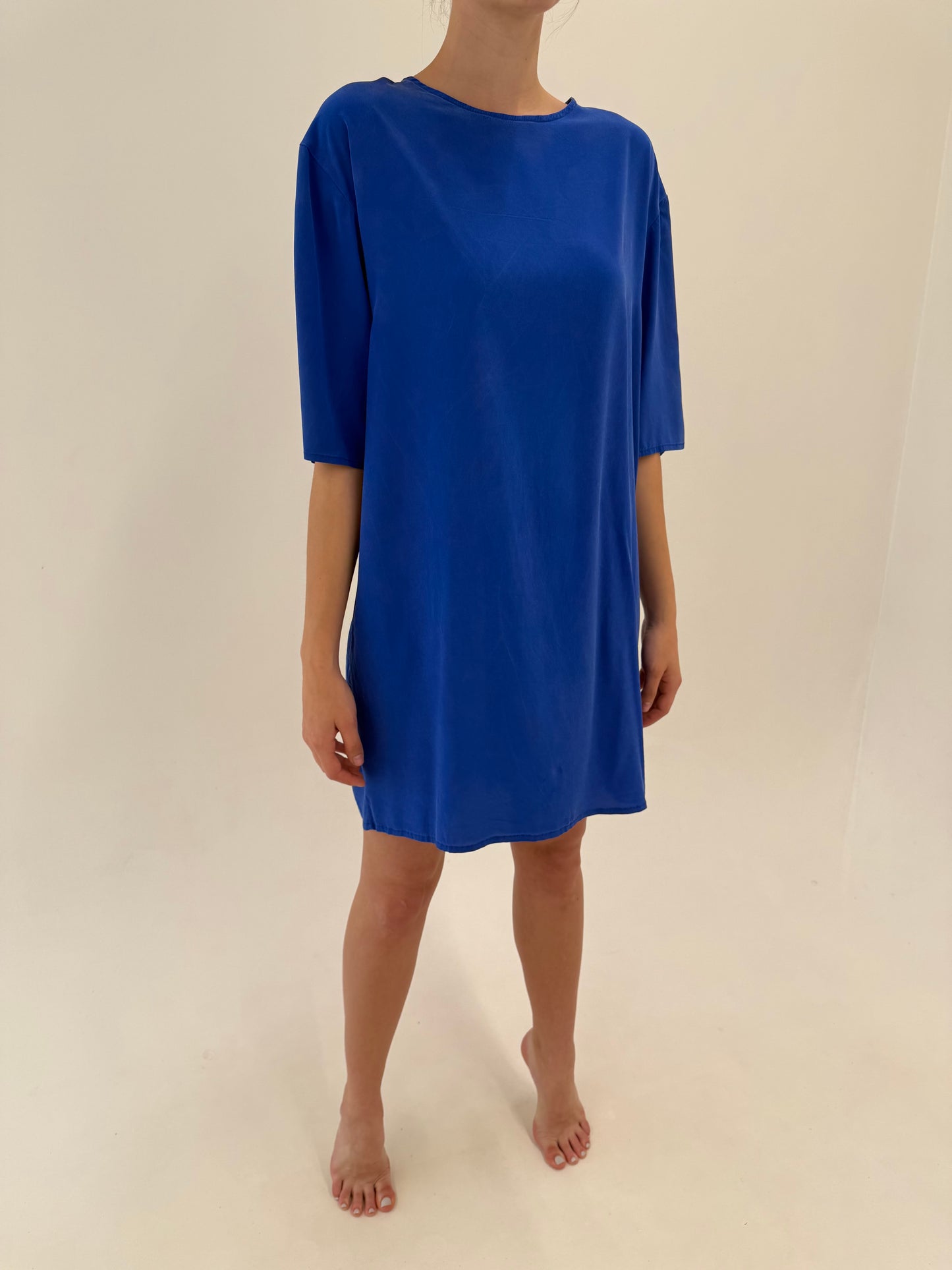 Rochie albastru regal din mătase naturală în croi minimalist