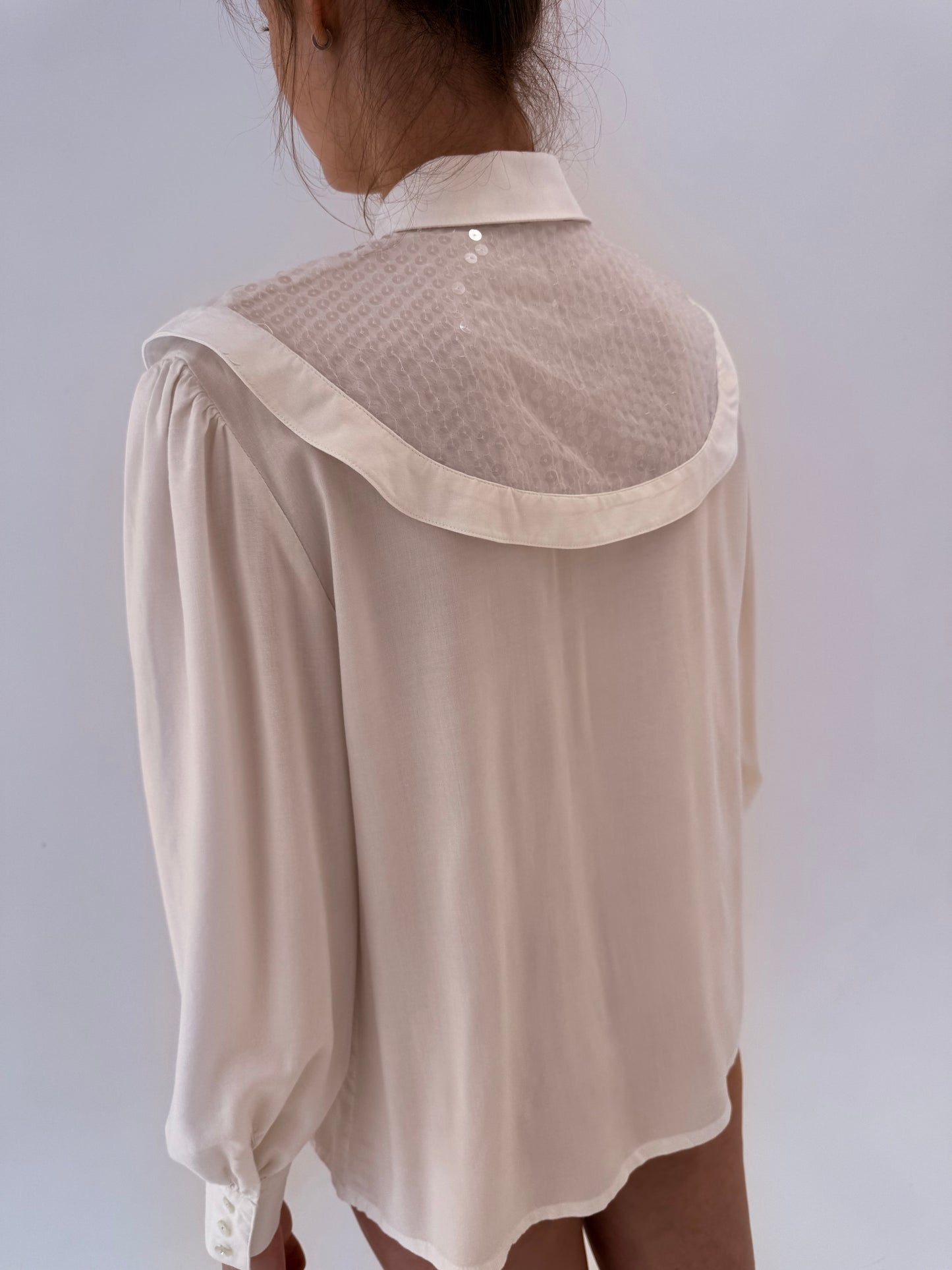 Cămașa vintage butter white cu guler supradimensionat cu paiete transparente
