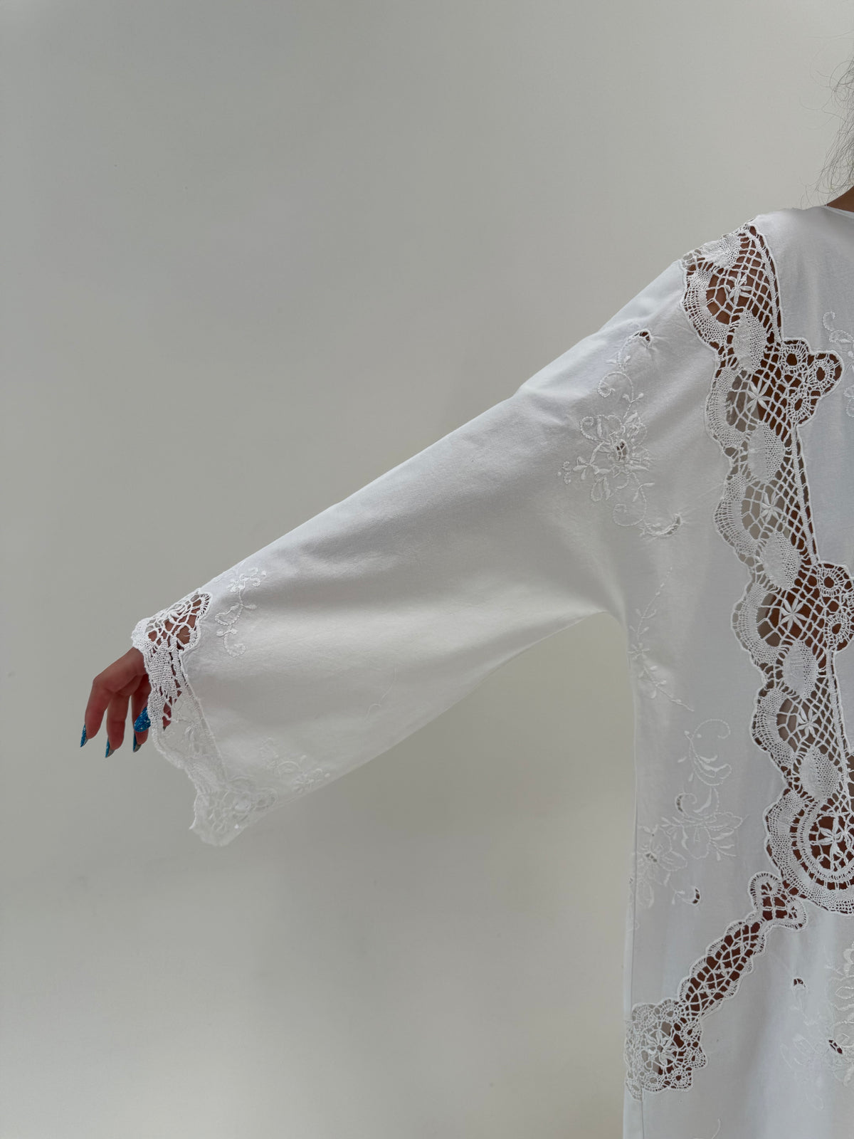 Kaftan bijterie cu broderie manuală și macrame lucrat manual în croi amplu
