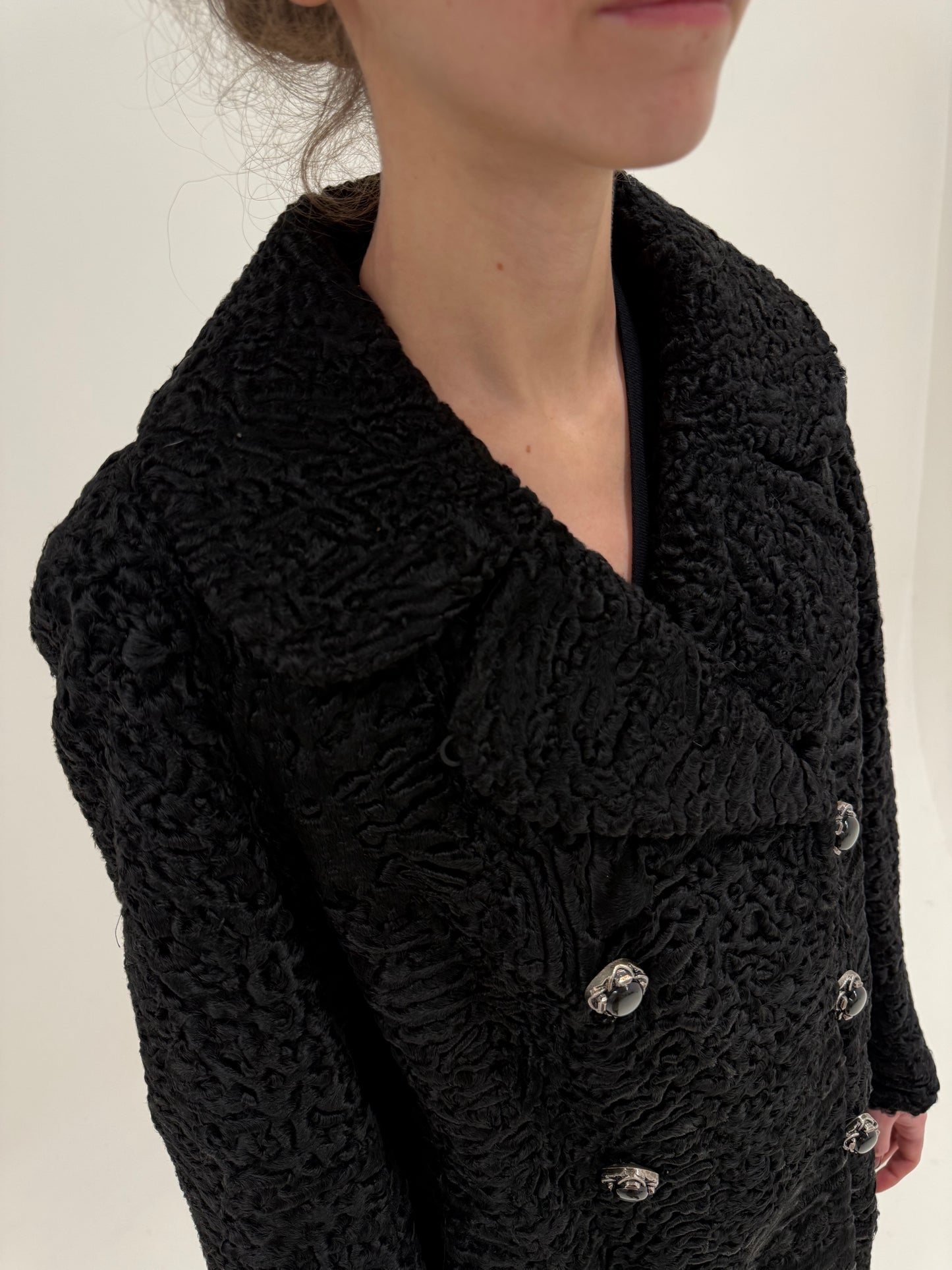 Blană naturală de miel Karakul cu închidere dublă