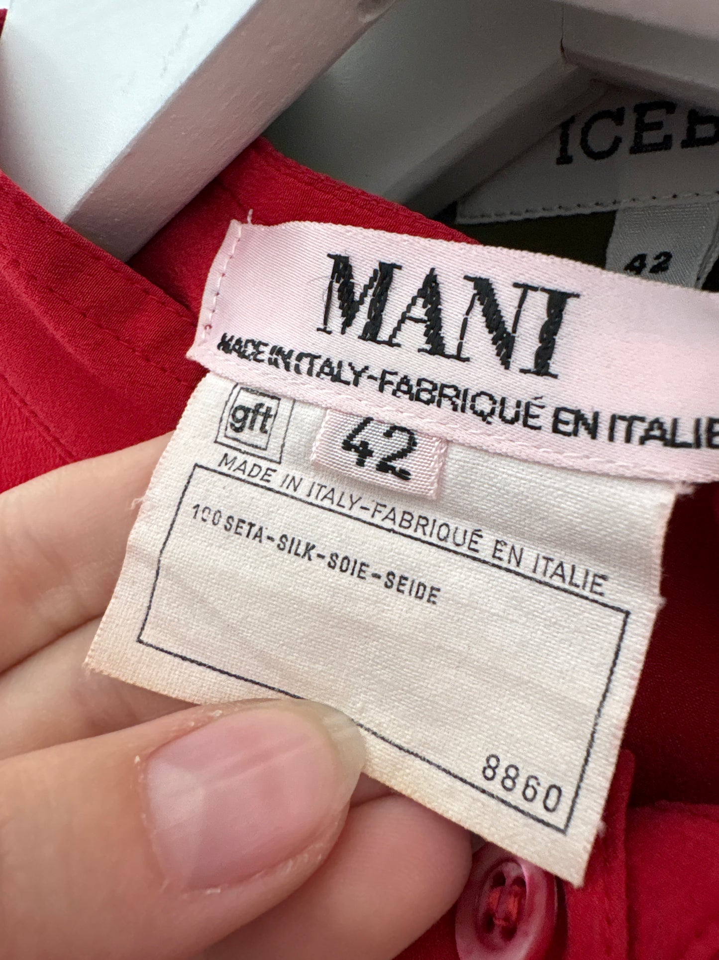 Cămașa vintage Armani din mătase naturală în croi retro modern amplu