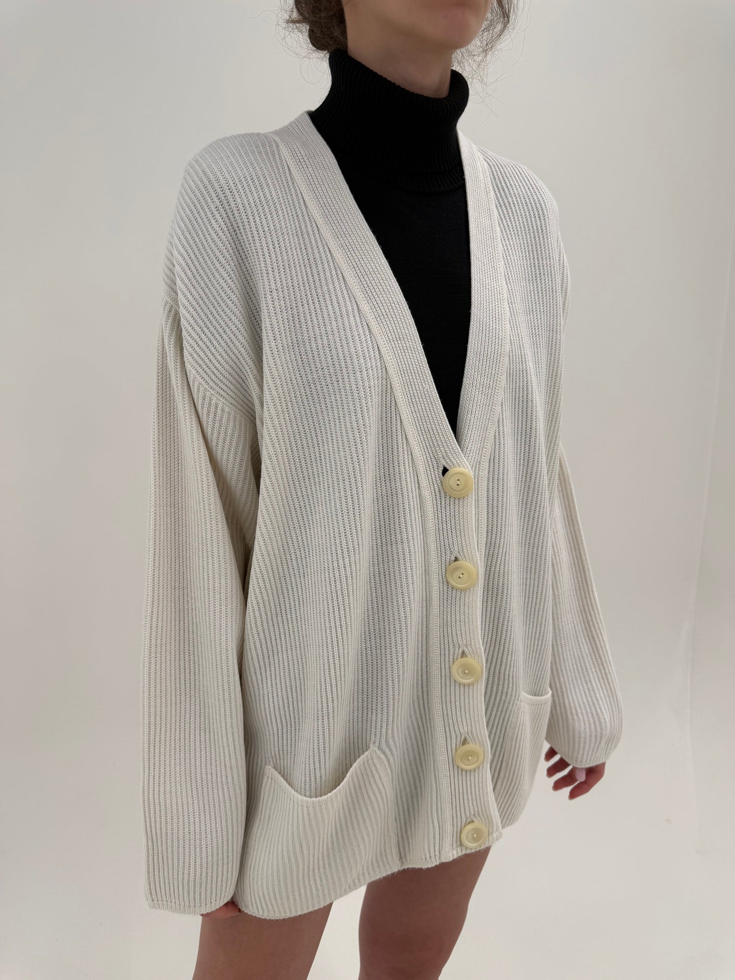 Cardigan lung butter white din lana extrafina ribbed