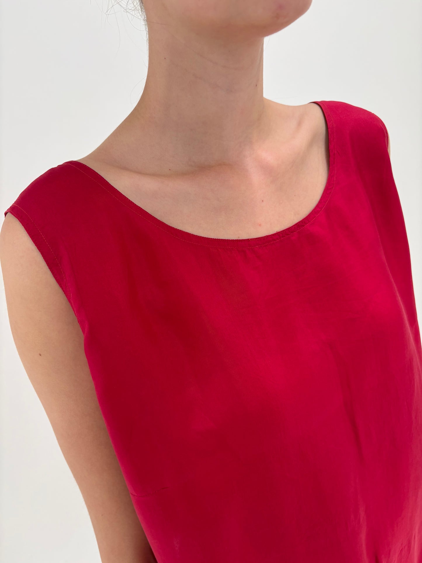 Top cherry red în clei minimalist din mătase naturală