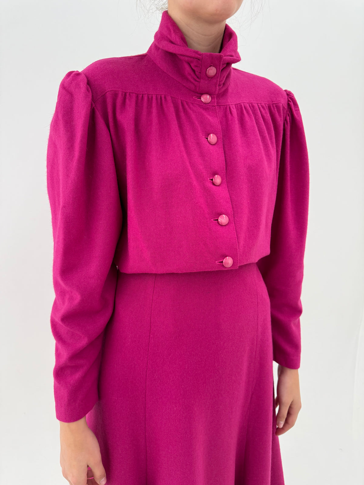 Costum fucsia vintage excepțional din lana extrafina