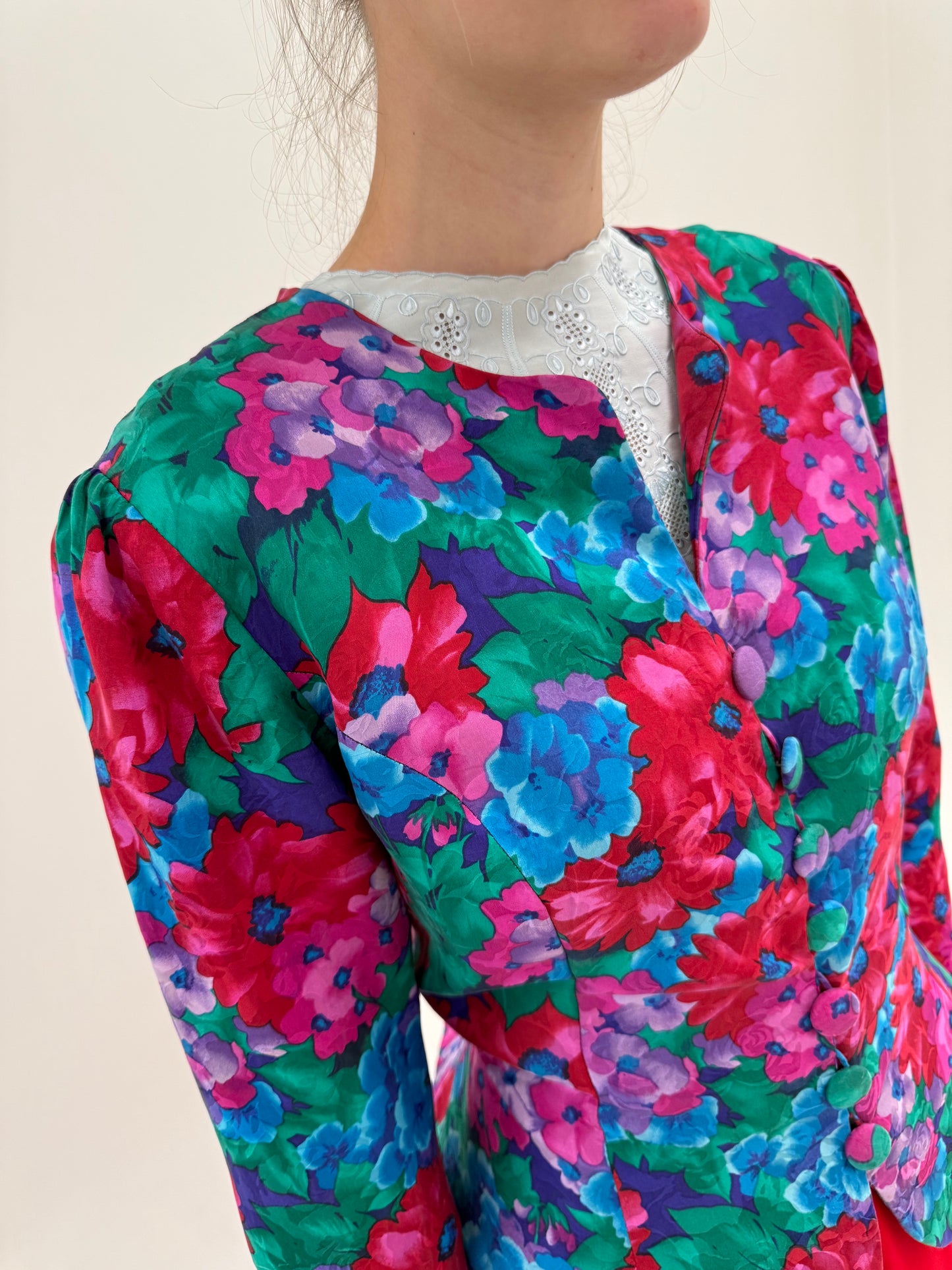 Sacou cambrat petite din mătase naturală cu print floral superb