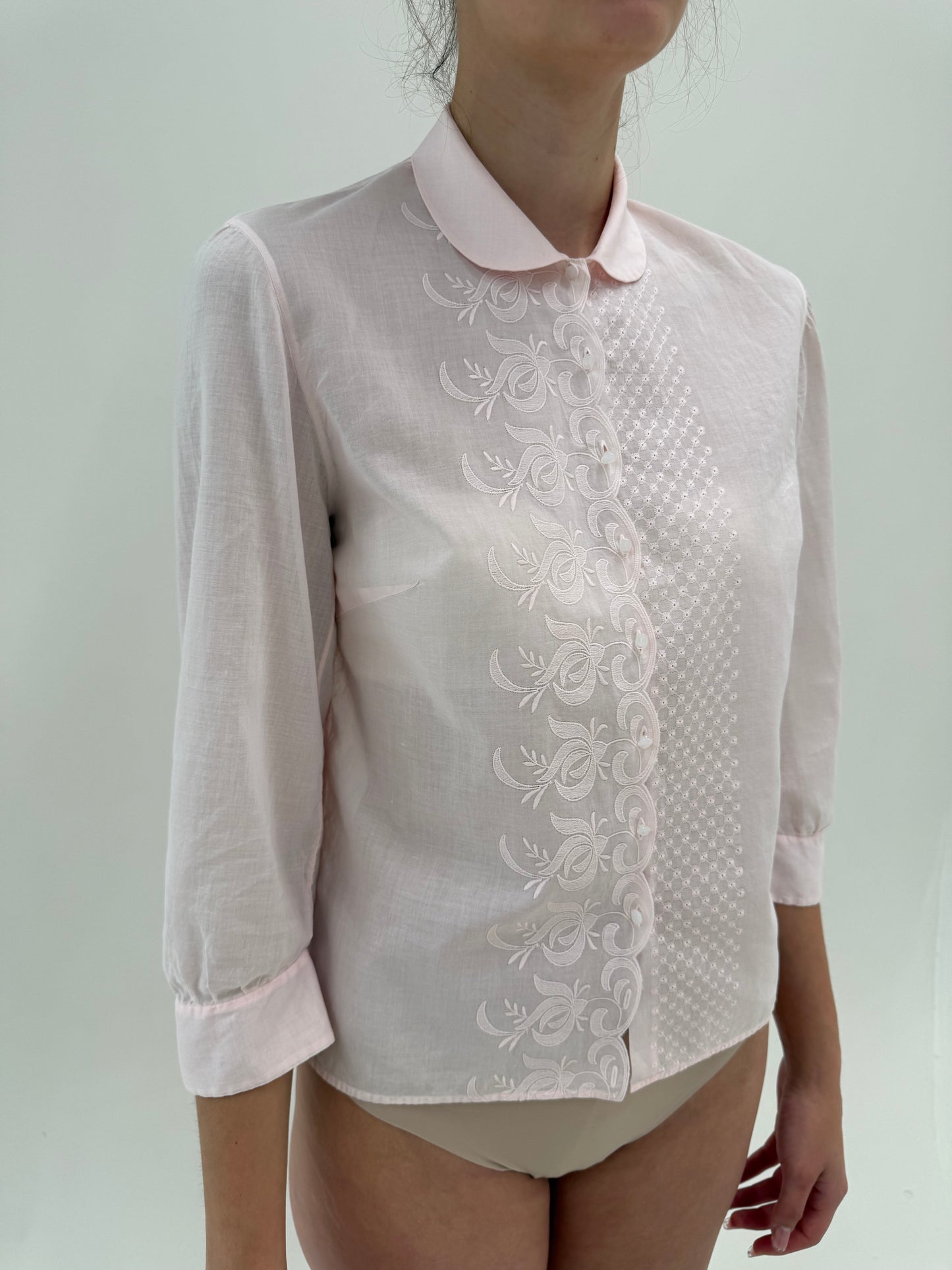 Cămașa bijuterie brodată manual powder pink din panzica de în și bumbac