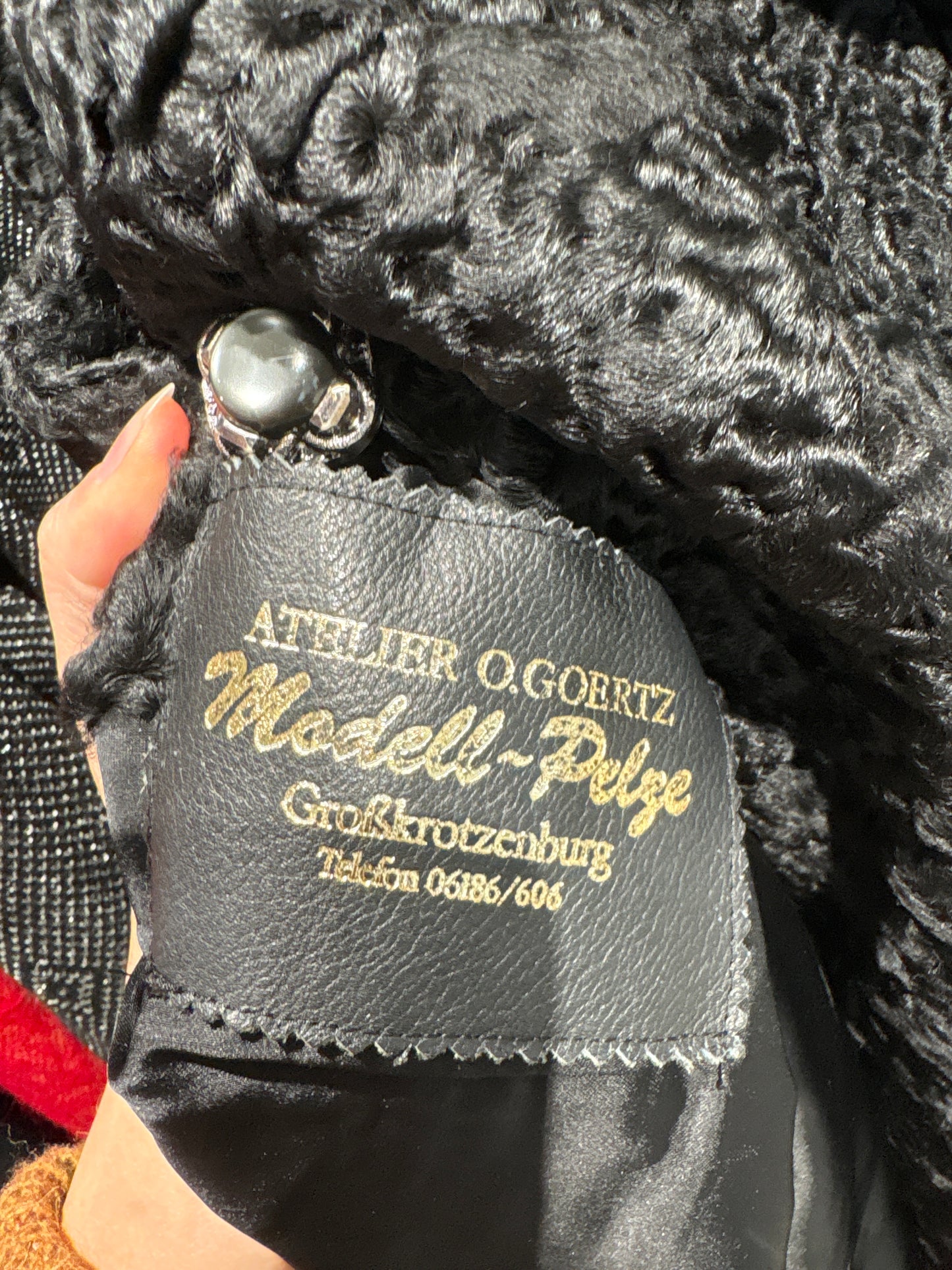 Blană naturală de miel Karakul cu închidere dublă