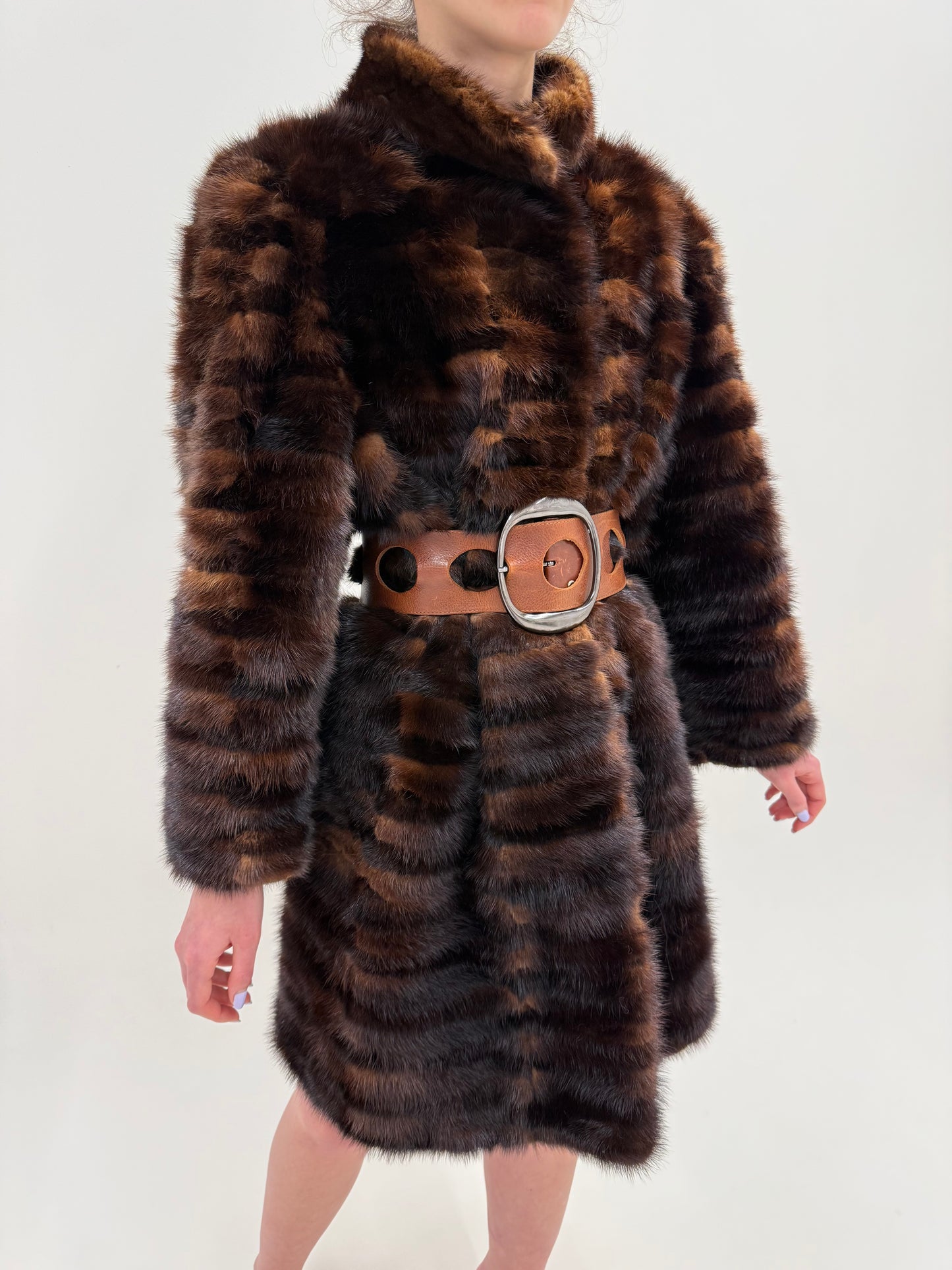 Blană naturală de muskrat în nuanțe superbe de chocolate brown