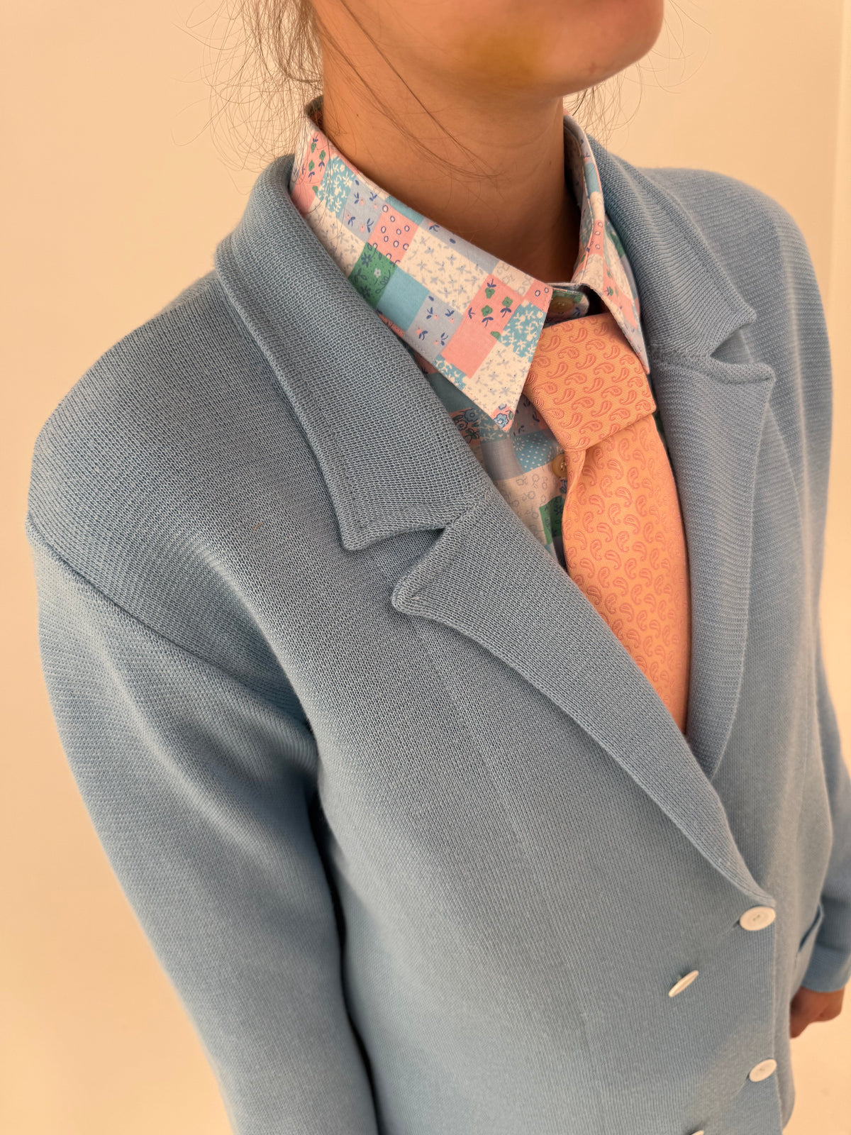 Sacou baby blue ultra confort din tricot de lana extrafina cu închidere dublă