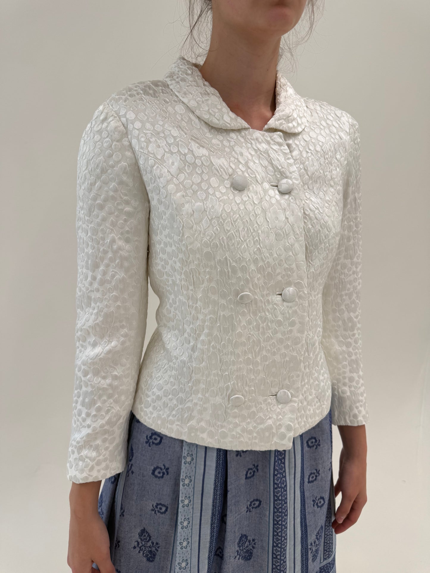 Sacou vintage petite  în croi de ani din brocart de vară superb satinat