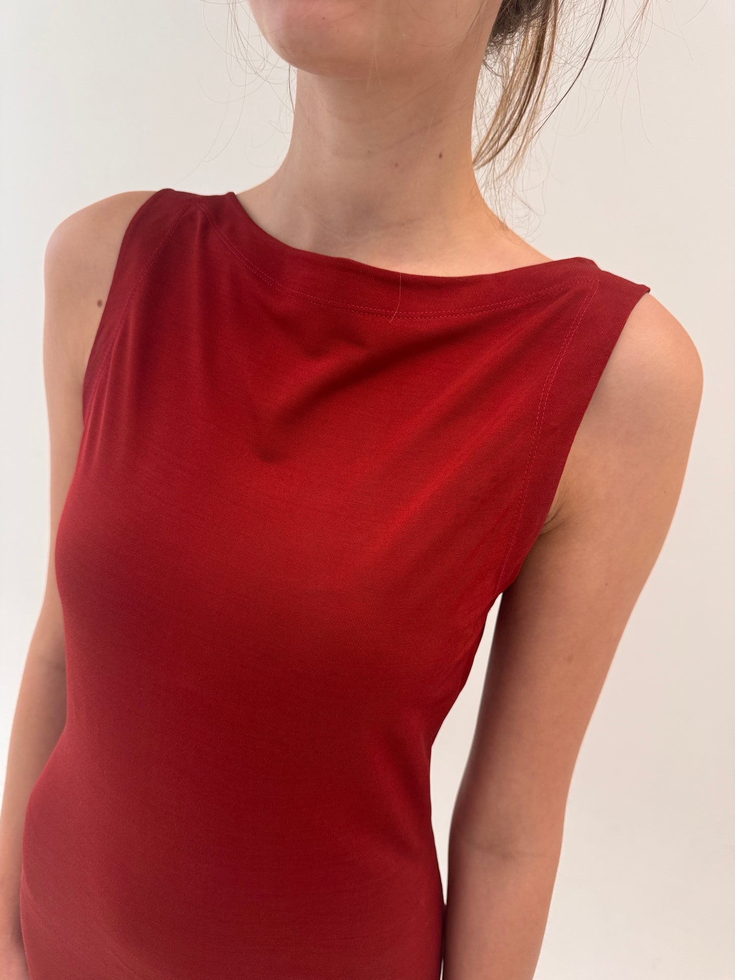 Rochie vintage excepțională cu decupaj la spate merlot red de designer italian