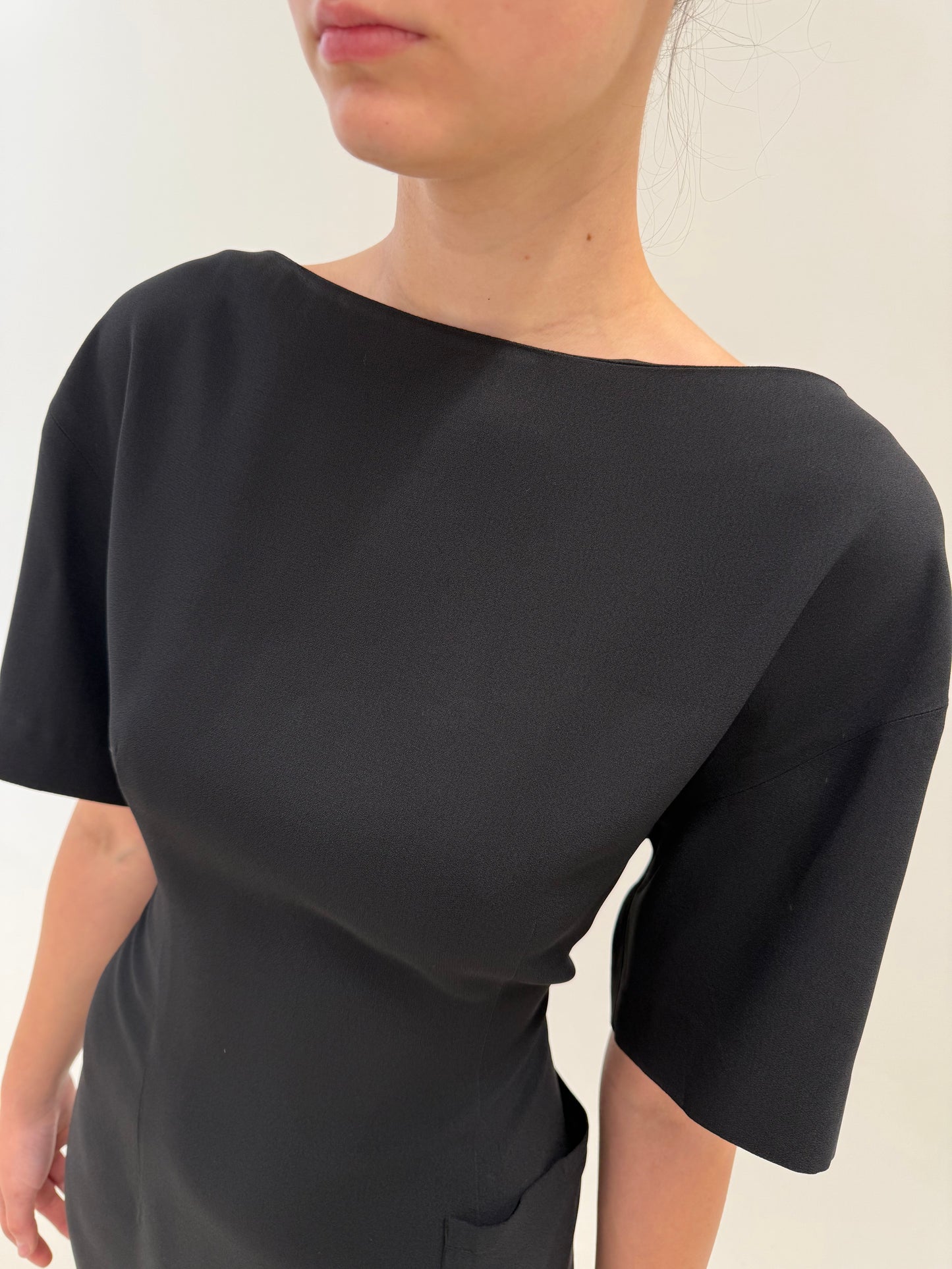 LBD Prada de la business la cocktail în croi atemporal din Georgette
